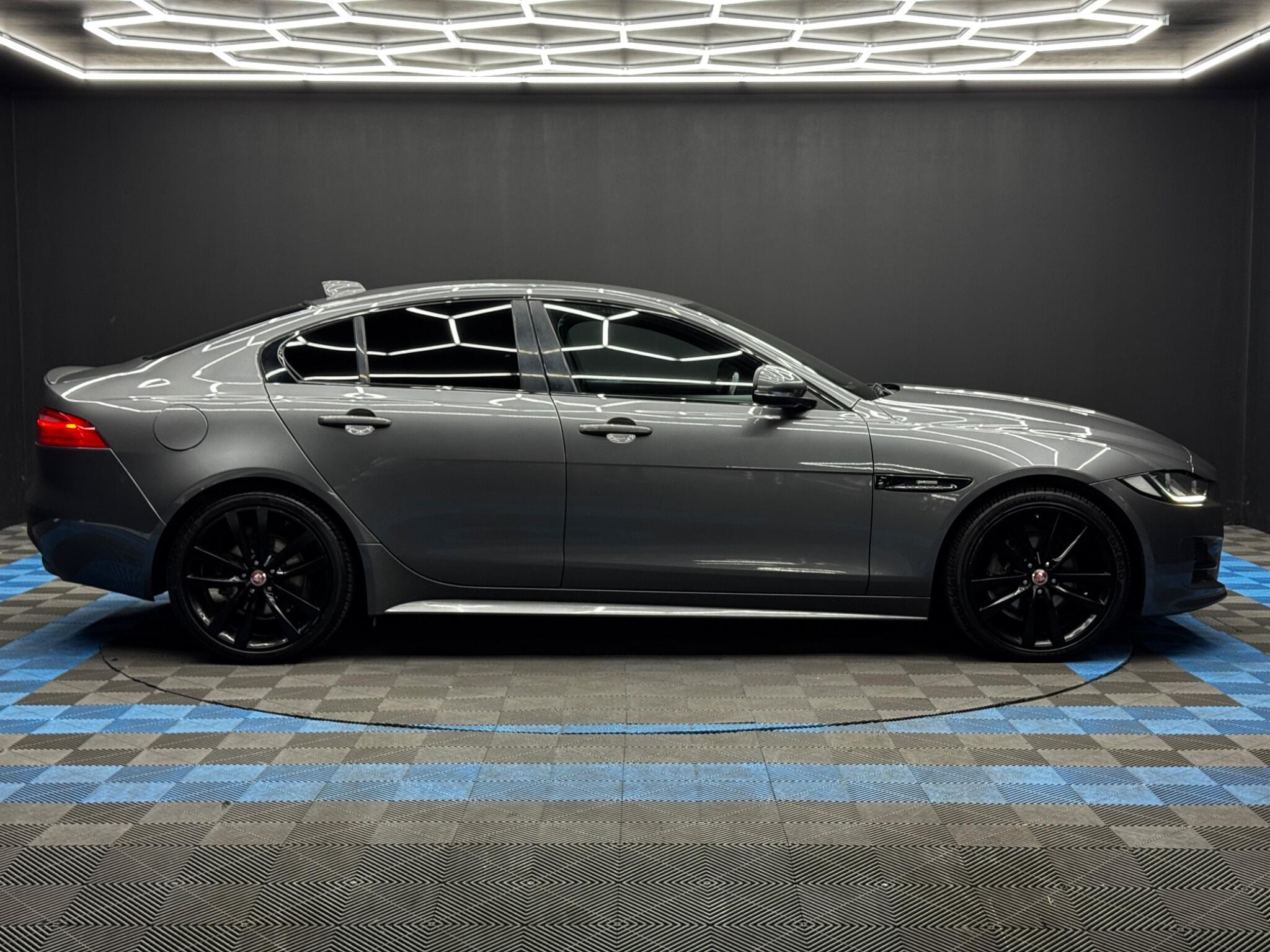 Jaguar XE 2.0d R-Sport Auto Euro 6 (s/s) 4dr 4dr Automatic 2026