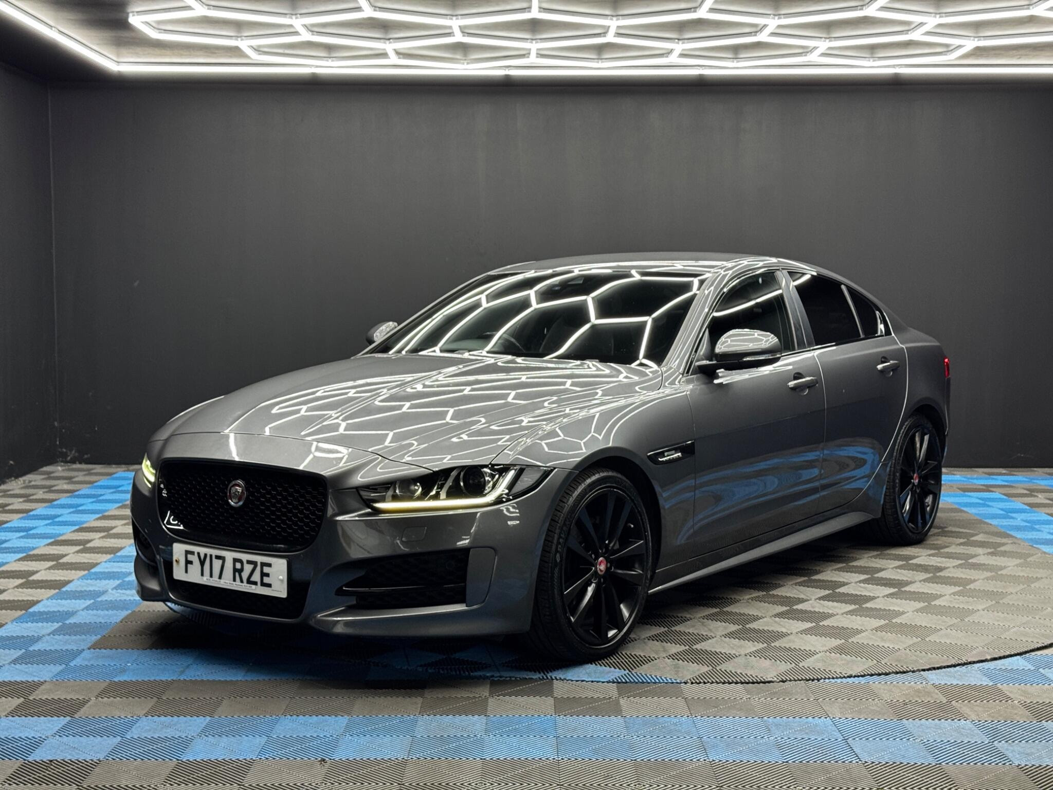 Jaguar XE 2.0d R-Sport Auto Euro 6 (s/s) 4dr 4dr Automatic 2026