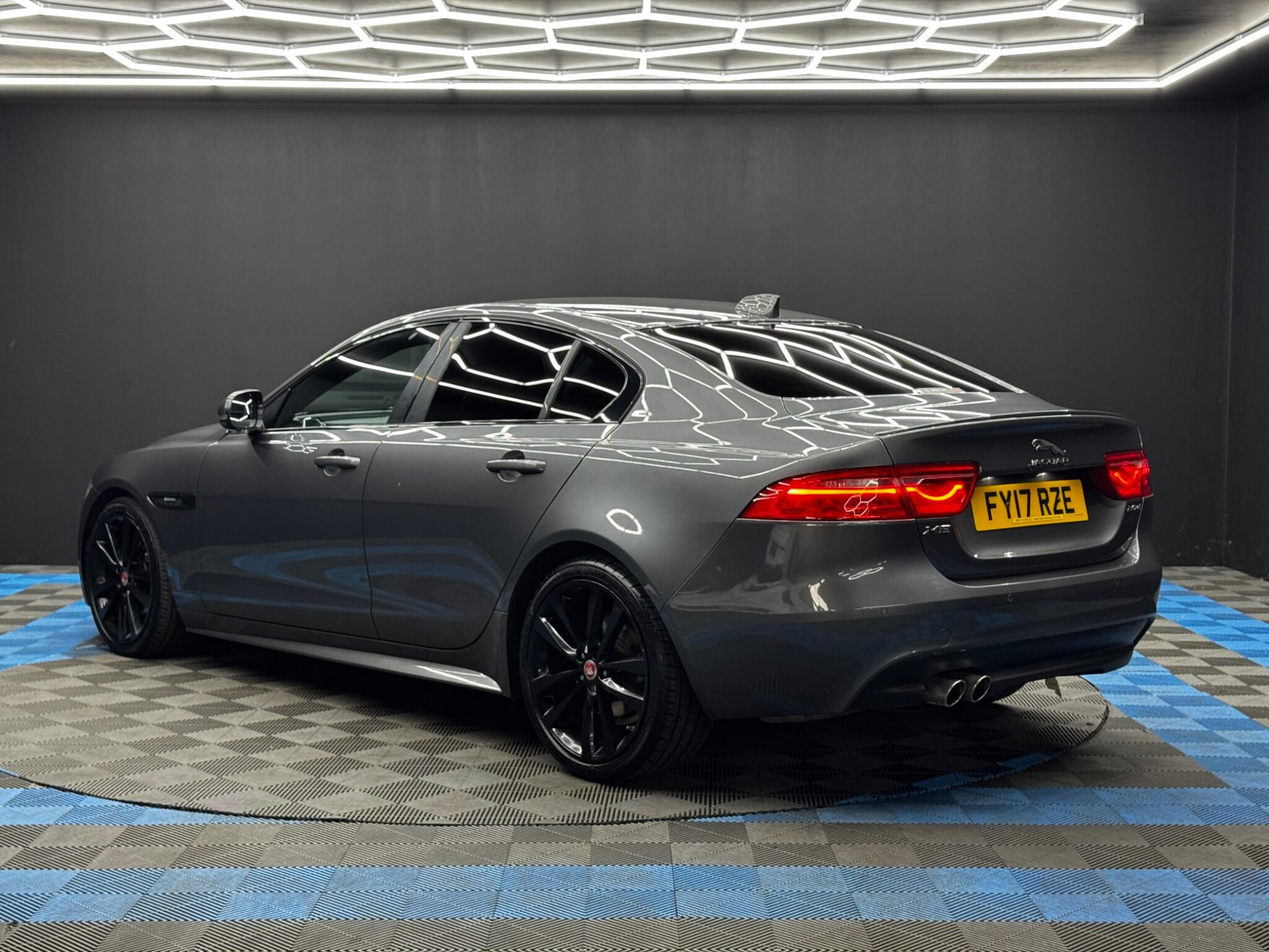 Jaguar XE 2.0d R-Sport Auto Euro 6 (s/s) 4dr 4dr Automatic 2026
