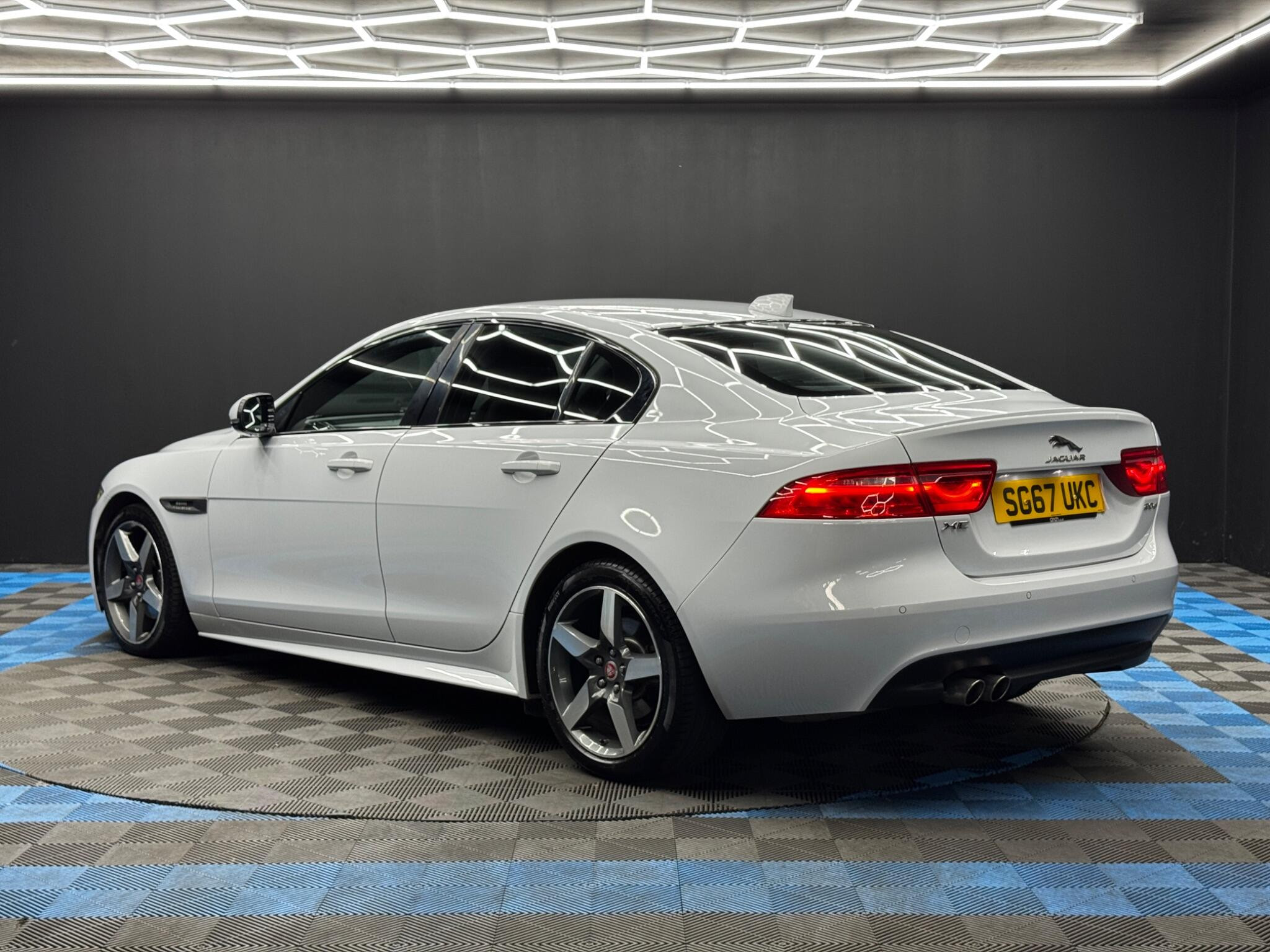 Jaguar XE 2.0d R-Sport Euro 6 (s/s) 4dr 4dr Manual 2026