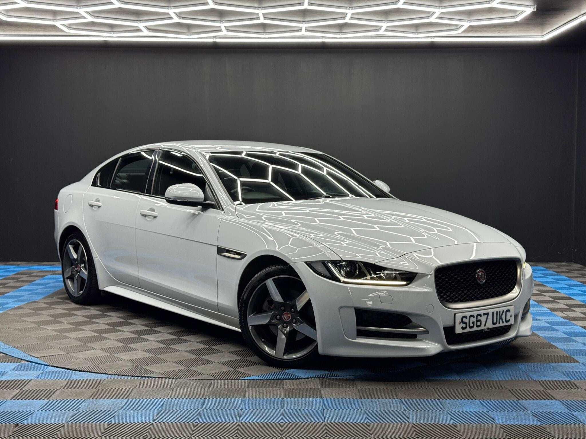 Jaguar XE 2.0d R-Sport Euro 6 (s/s) 4dr 4dr Manual 2026
