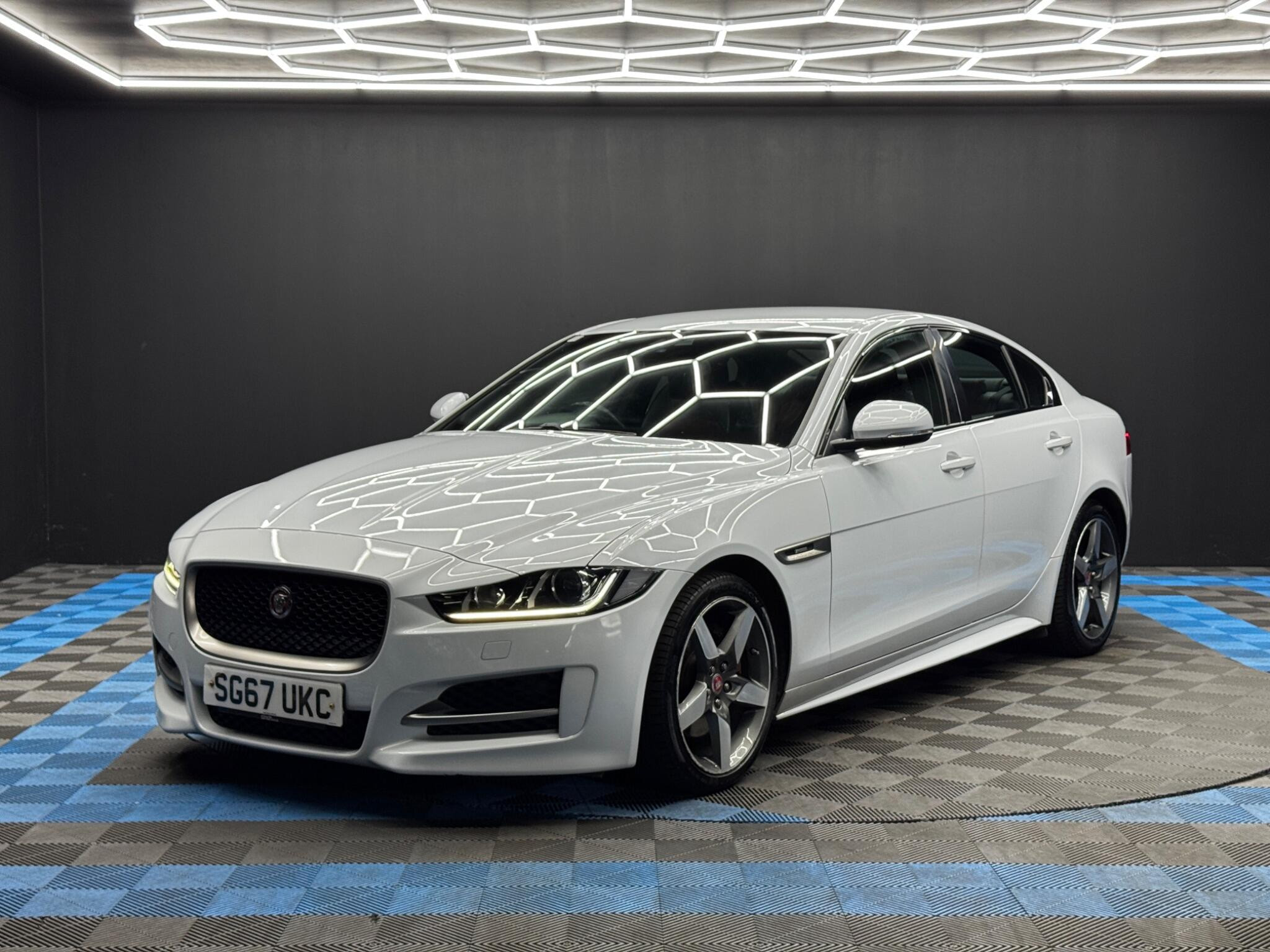 Jaguar XE 2.0d R-Sport Euro 6 (s/s) 4dr 4dr Manual 2026