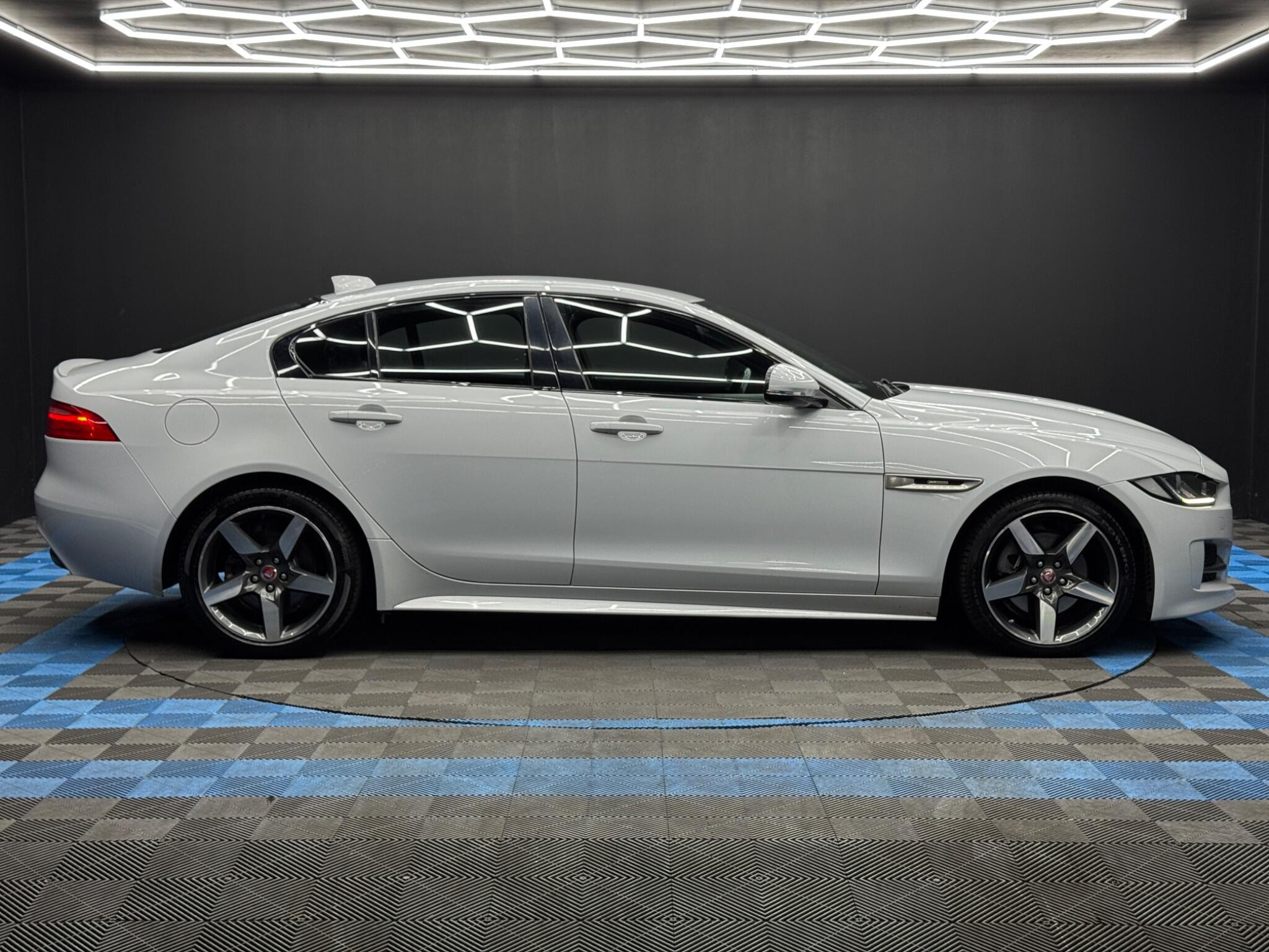 Jaguar XE 2.0d R-Sport Euro 6 (s/s) 4dr 4dr Manual 2026
