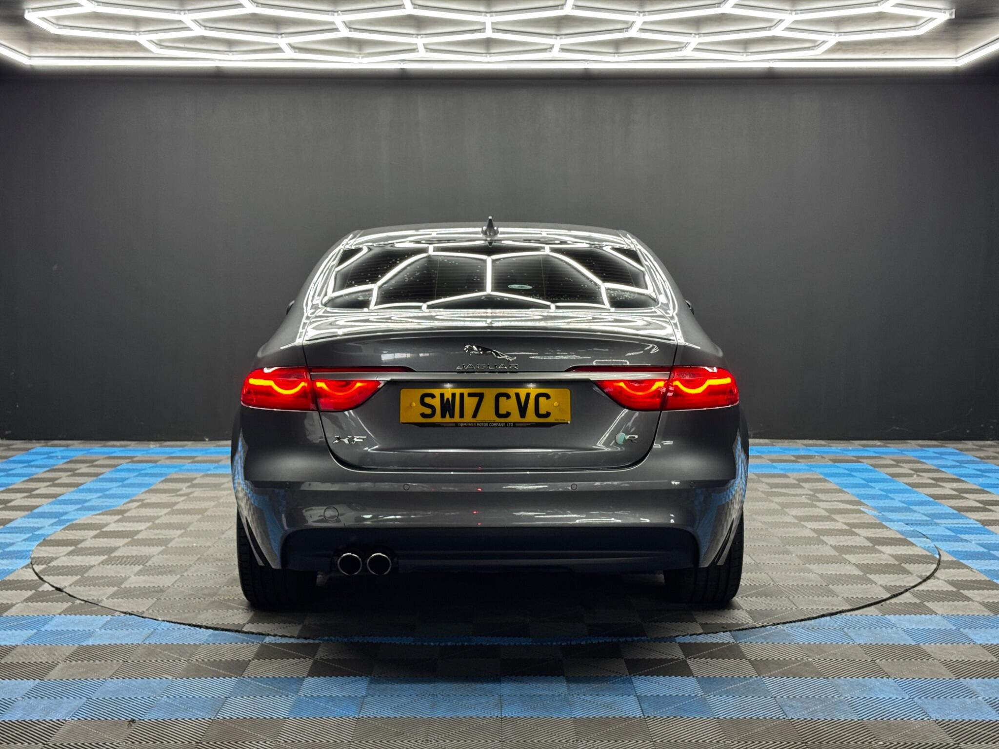 Jaguar XF 2.0d R-Sport Auto Euro 6 (s/s) 4dr 4dr Automatic 2026