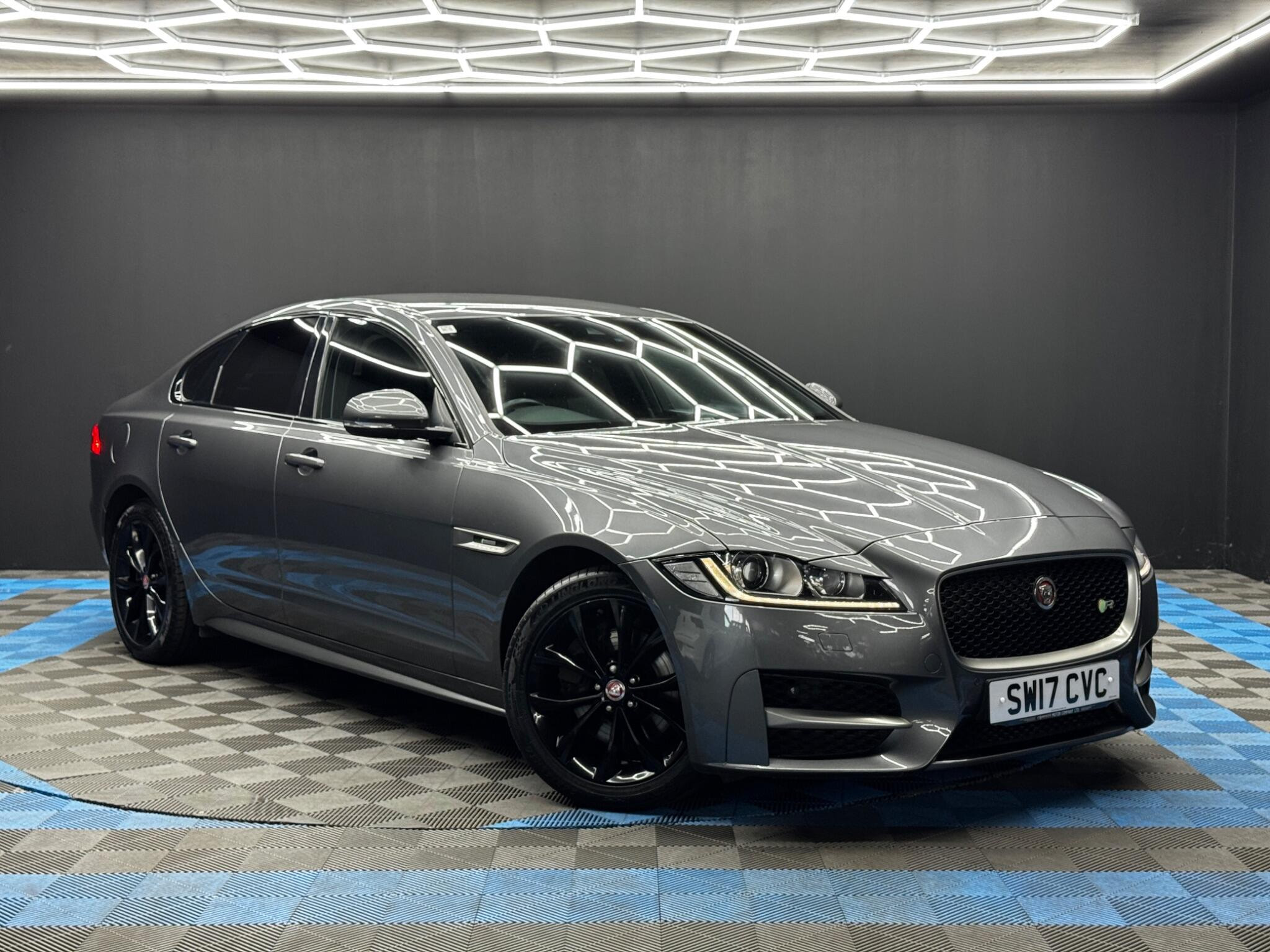 Jaguar XF 2.0d R-Sport Auto Euro 6 (s/s) 4dr 4dr Automatic 2026