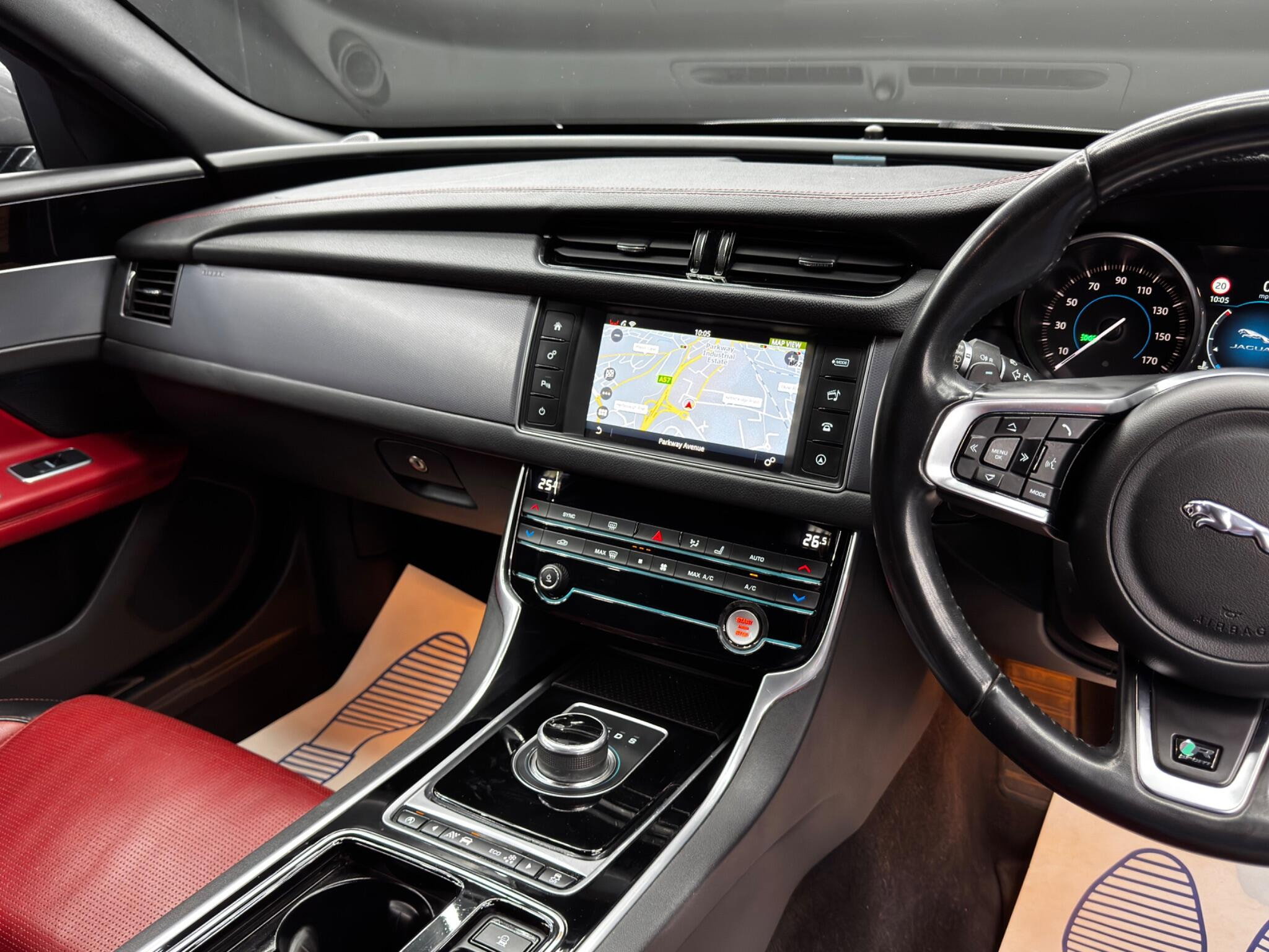 Jaguar XF 2.0d R-Sport Auto Euro 6 (s/s) 4dr 4dr Automatic 2026