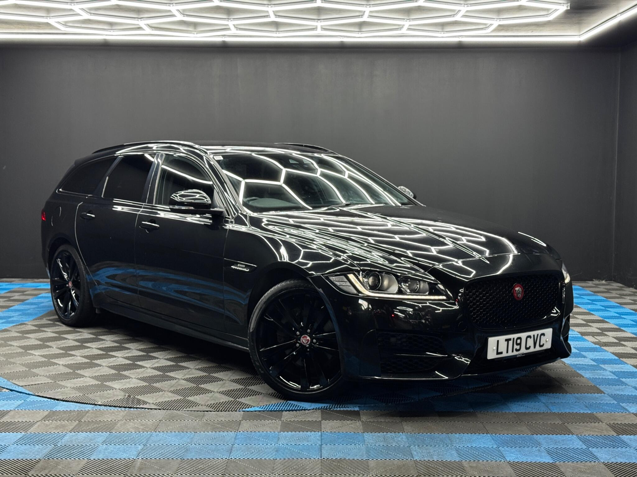 Jaguar XF 2.0i R-Sport Sportbrake Auto Euro 6 (s/s) 5dr 5dr Automatic 2026