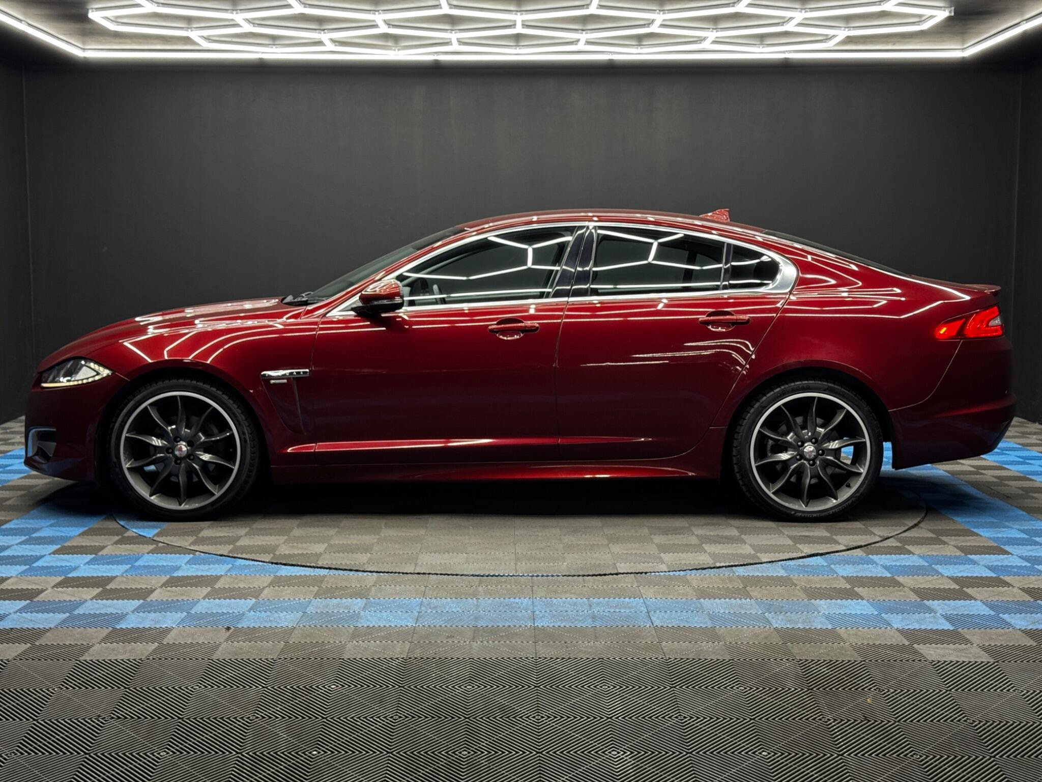 Jaguar XF 2.2d Sport Auto Euro 5 (s/s) 4dr 4dr Automatic 2026