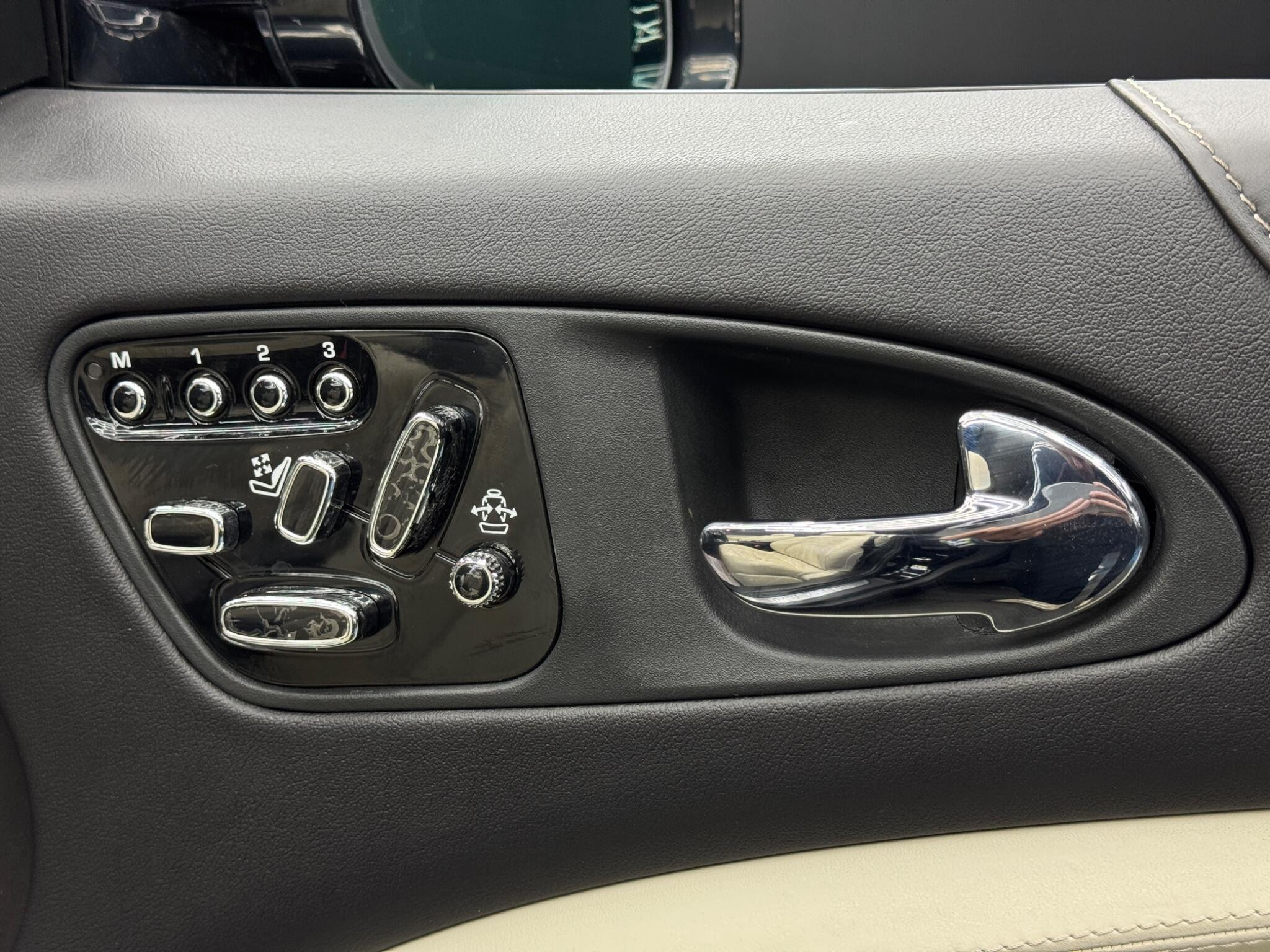 Jaguar XK 5.0 V8 Portfolio Auto Euro 5 2dr 2dr Automatic 2026