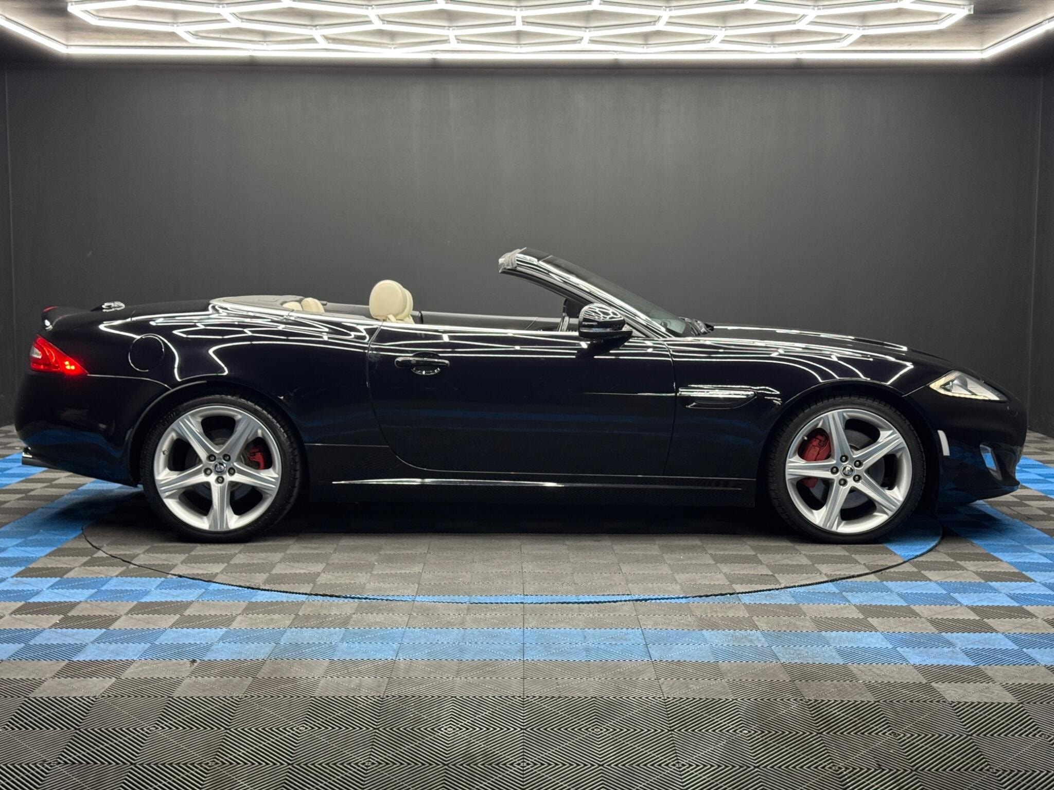 Jaguar XK 5.0 V8 Portfolio Auto Euro 5 2dr 2dr Automatic 2026
