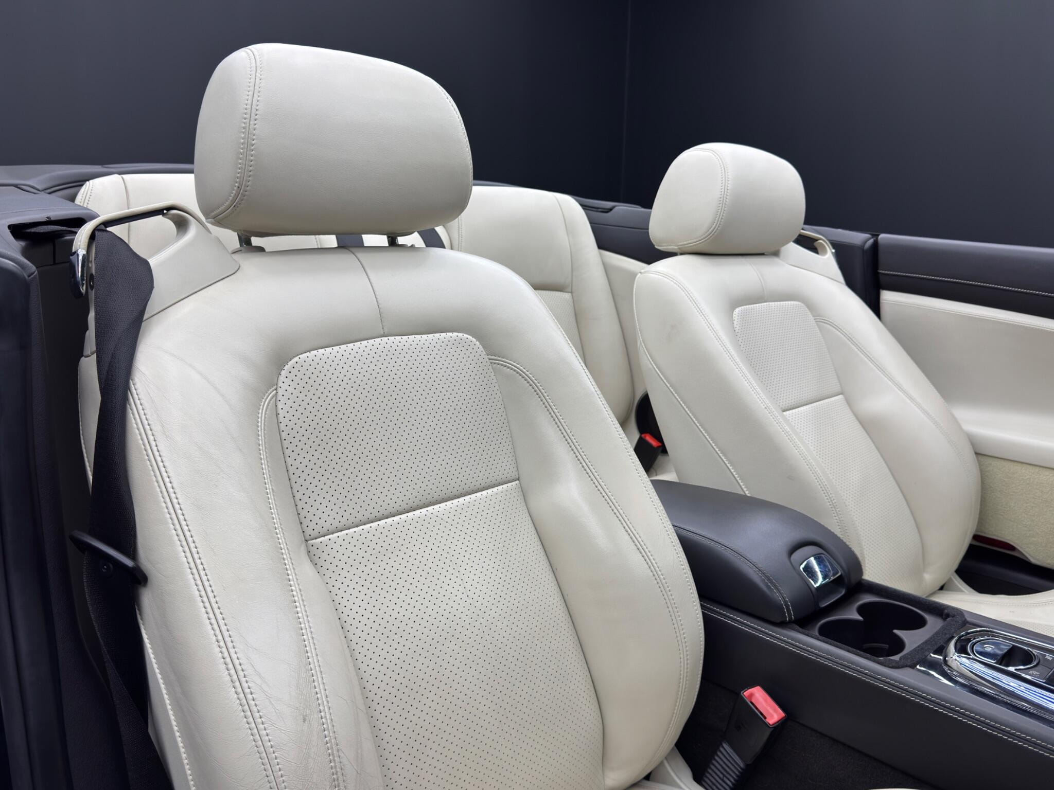 Jaguar XK 5.0 V8 Portfolio Auto Euro 5 2dr 2dr Automatic 2026