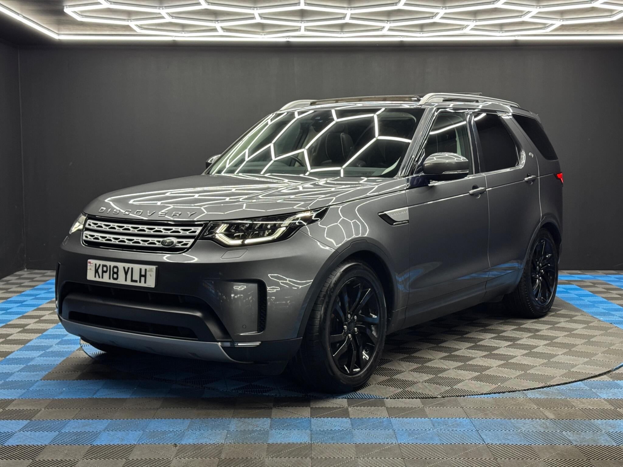 Land Rover DISCOVERY 3.0 TD V6 HSE Auto 4WD Euro 6 (s/s) 5dr 5dr Automatic 2026