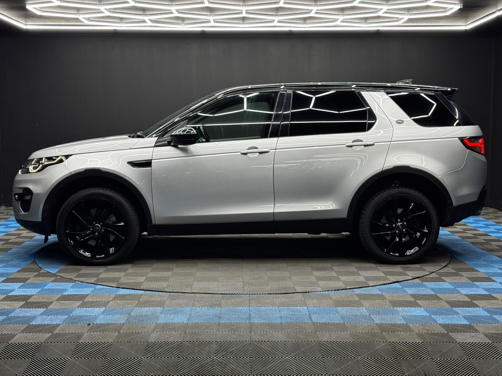 Land Rover Discovery Sport 2.0 SD4 HSE Luxury Auto 4WD Euro 6 (s/s) 5dr 5dr Automatic 2026