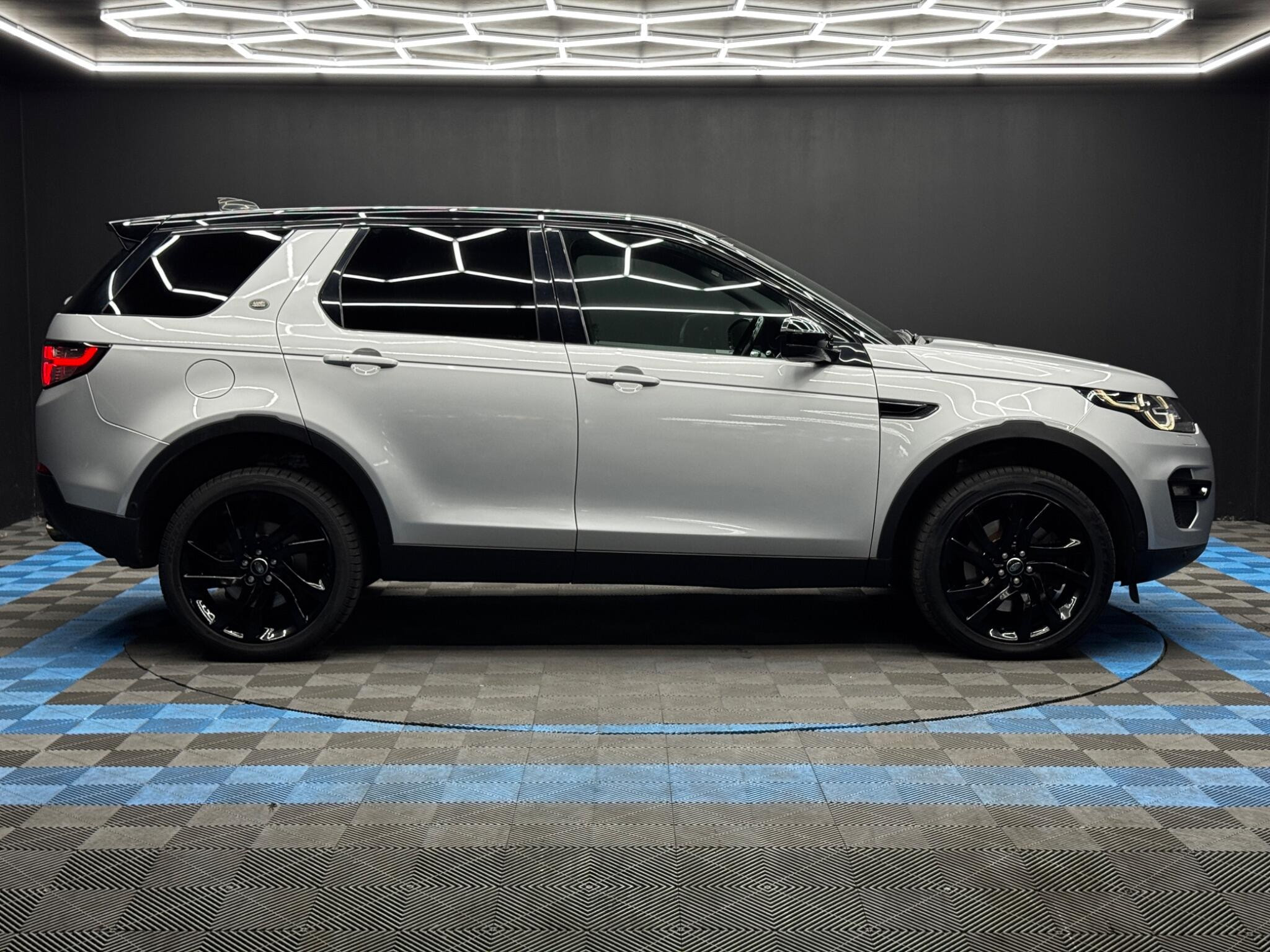 Land Rover Discovery Sport 2.0 SD4 HSE Luxury Auto 4WD Euro 6 (s/s) 5dr 5dr Automatic 2026