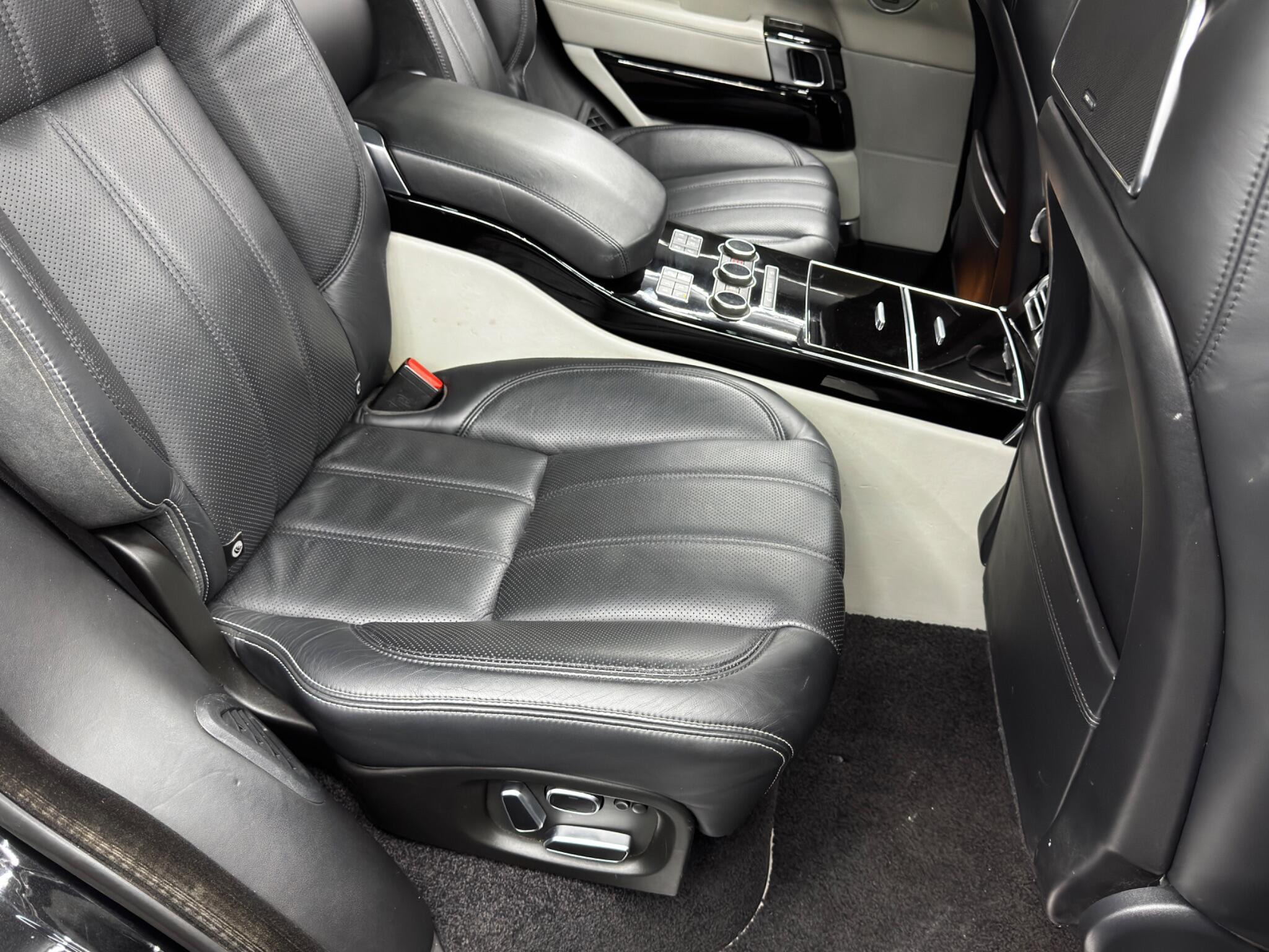 Land Rover Range Rover 4.4 SD V8 Autobiography Auto 4WD Euro 5 5dr 5dr Automatic 2026