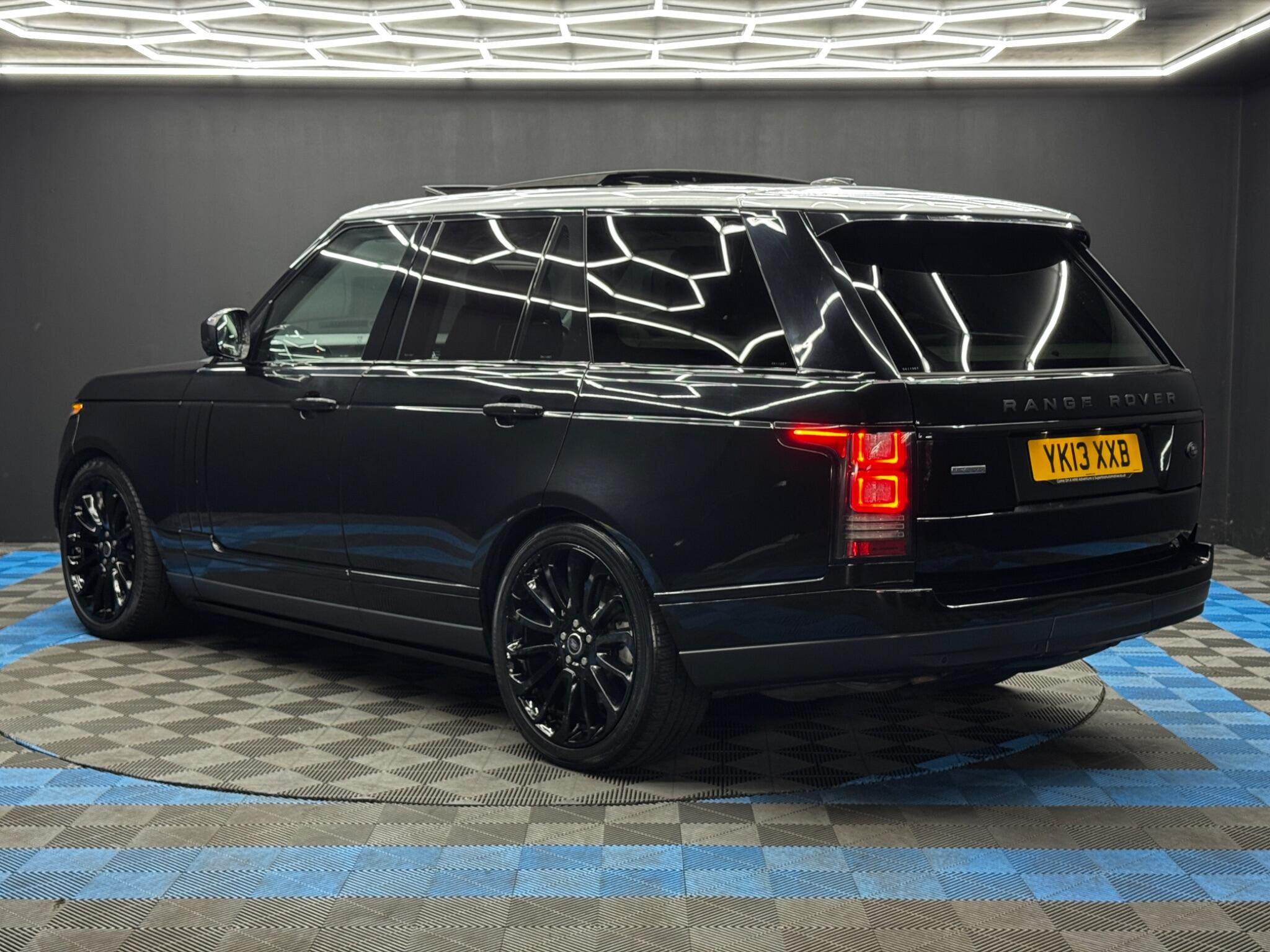 Land Rover Range Rover 4.4 SD V8 Autobiography Auto 4WD Euro 5 5dr 5dr Automatic 2026