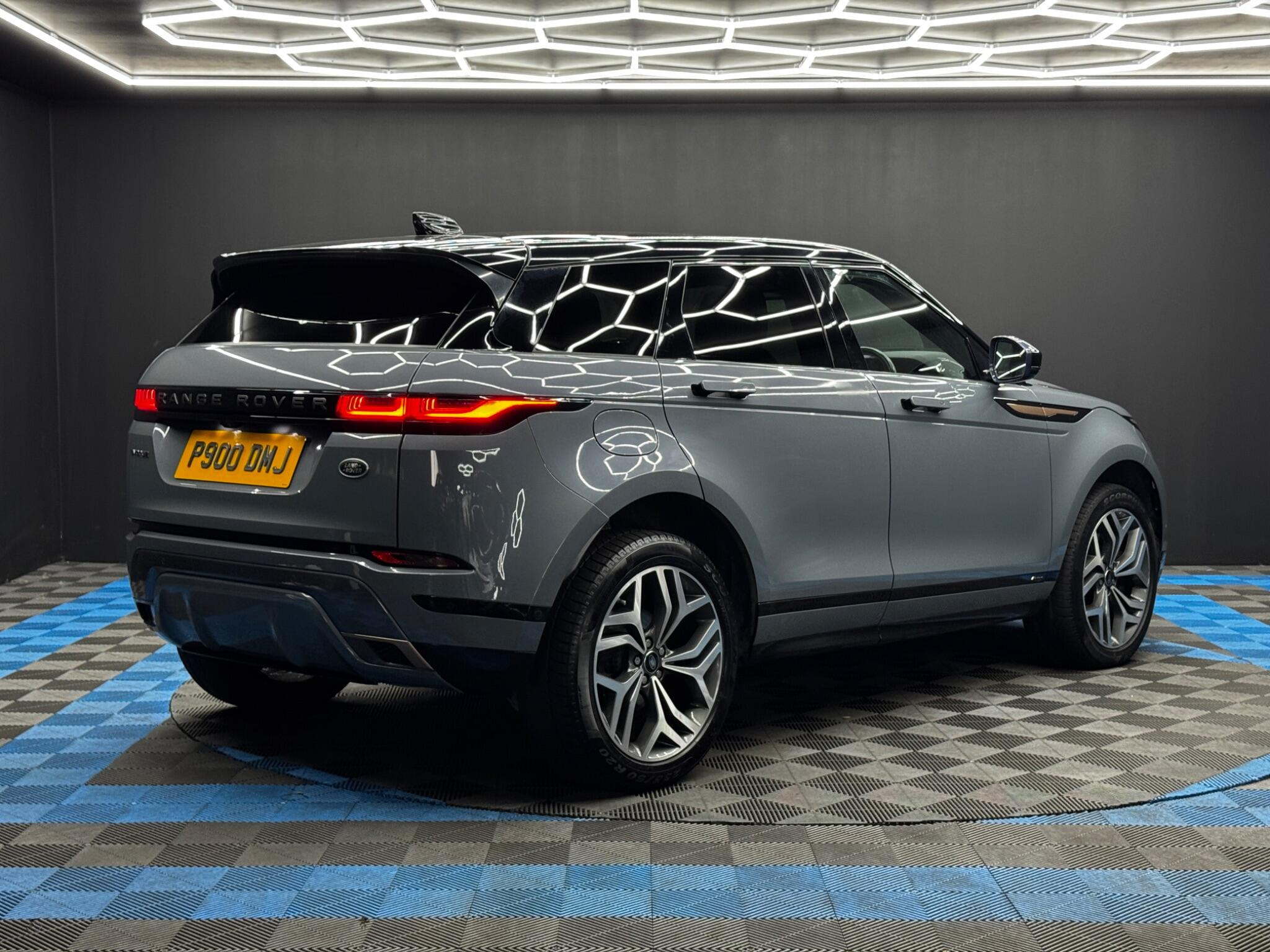 Land Rover Range Rover Evoque 2.0 D180 First Edition Auto 4WD Euro 6 (s/s) 5dr 5dr Automatic 2026