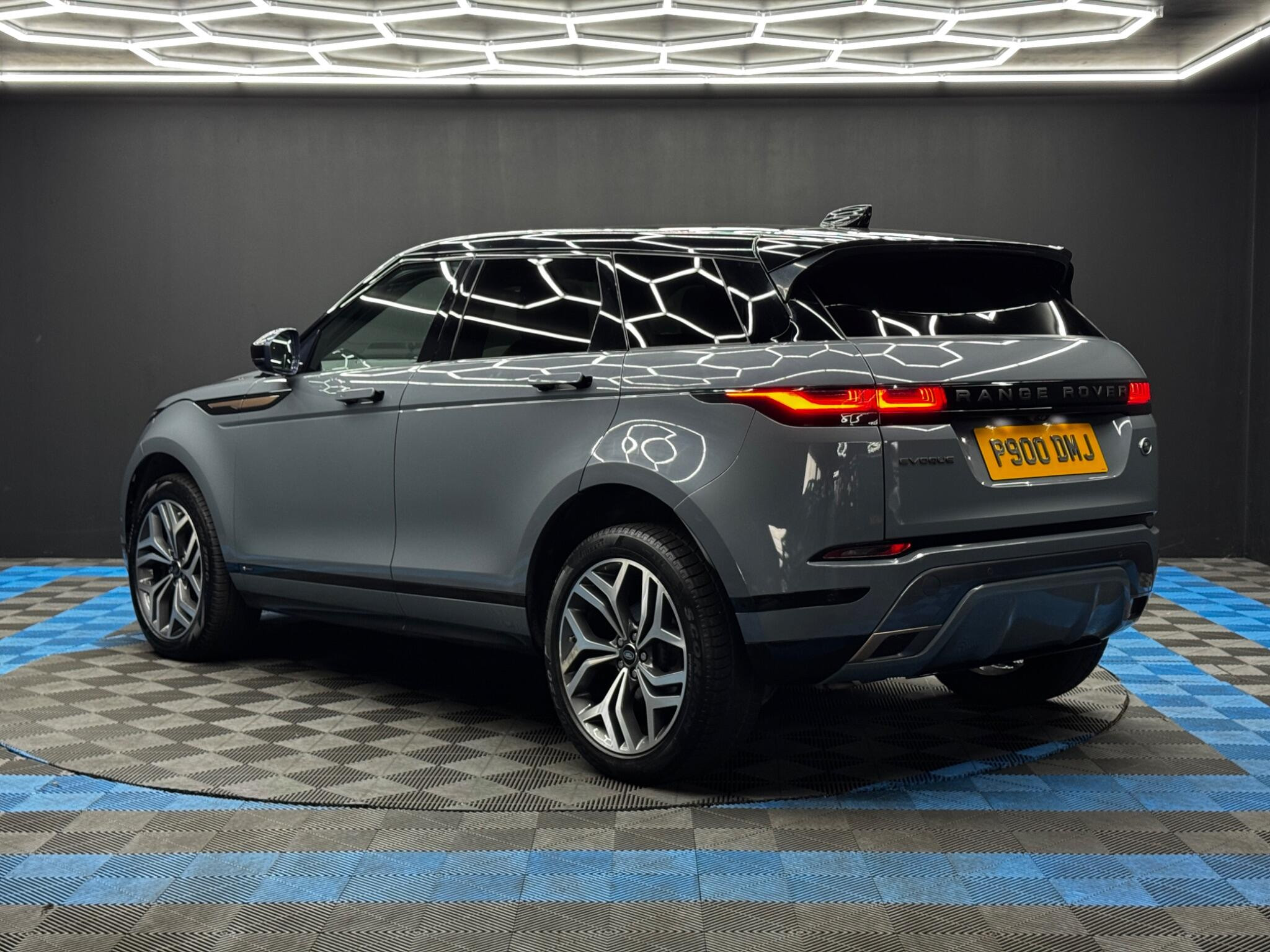 Land Rover Range Rover Evoque 2.0 D180 First Edition Auto 4WD Euro 6 (s/s) 5dr 5dr Automatic 2026