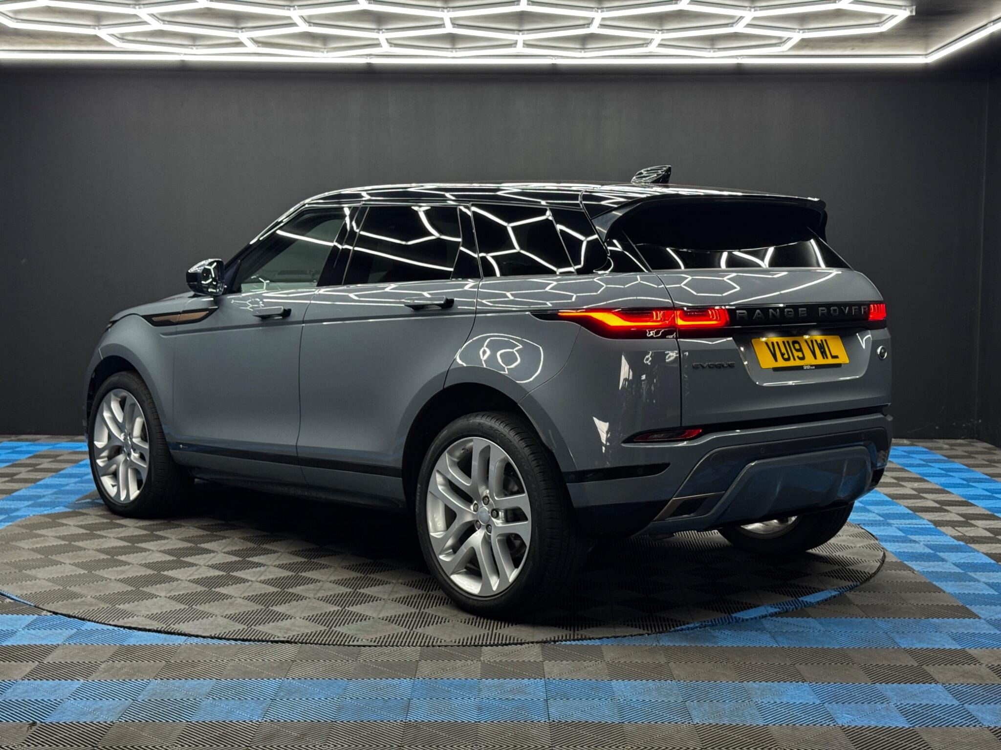 Land Rover Range Rover Evoque 2.0 P250 MHEV First Edition Auto 4WD Euro 6 (s/s) 5dr 5dr Automatic 2026