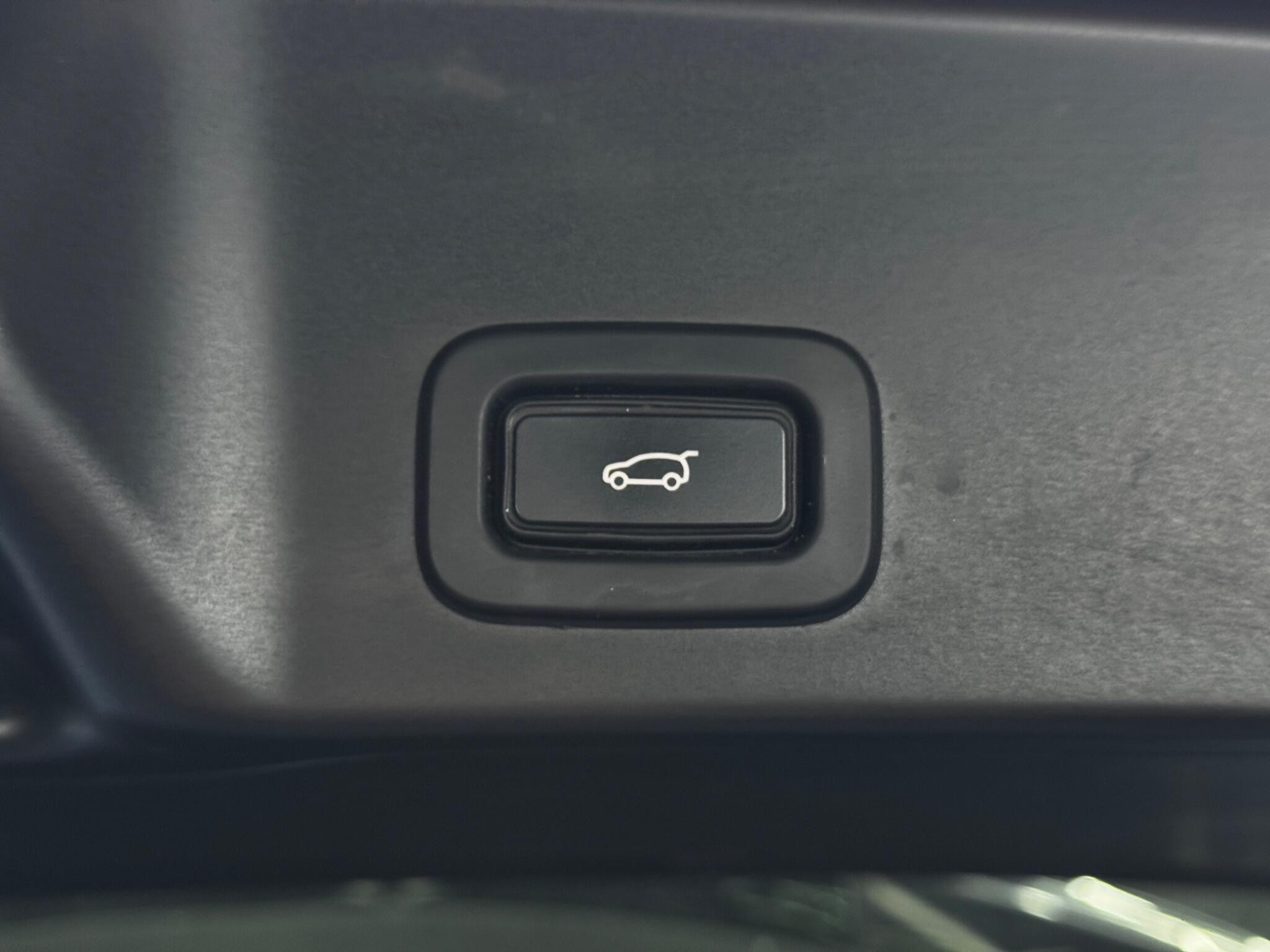 Land Rover Range Rover Evoque 2.0 P250 MHEV First Edition Auto 4WD Euro 6 (s/s) 5dr 5dr Automatic 2026