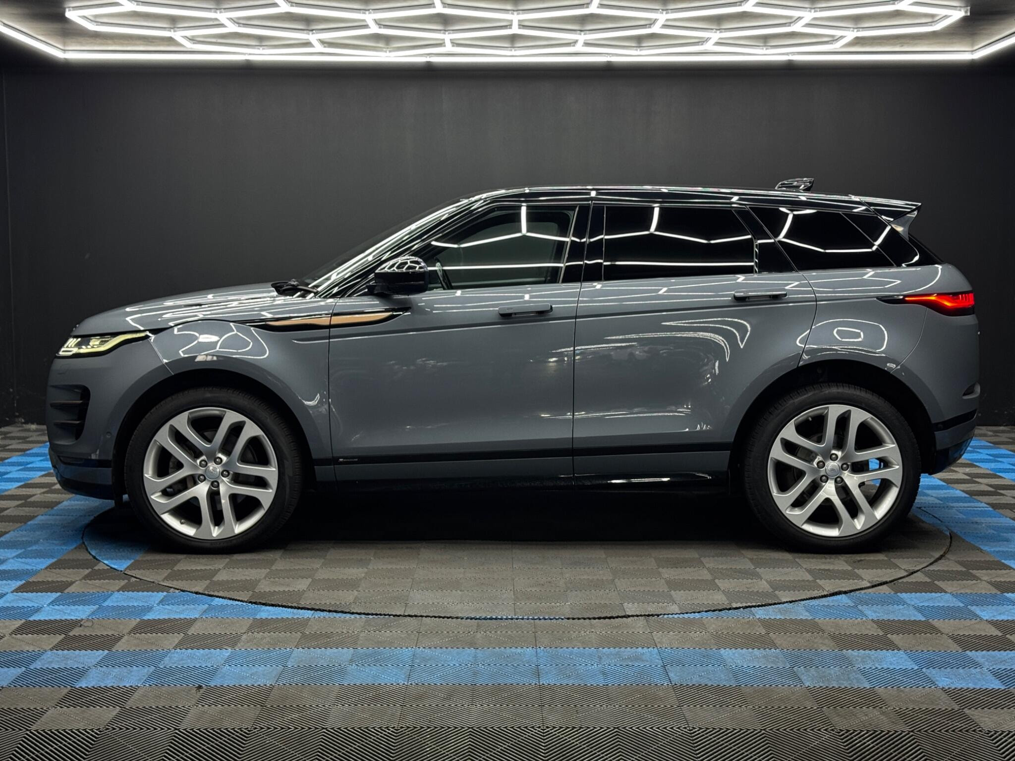 Land Rover Range Rover Evoque 2.0 P250 MHEV First Edition Auto 4WD Euro 6 (s/s) 5dr 5dr Automatic 2026