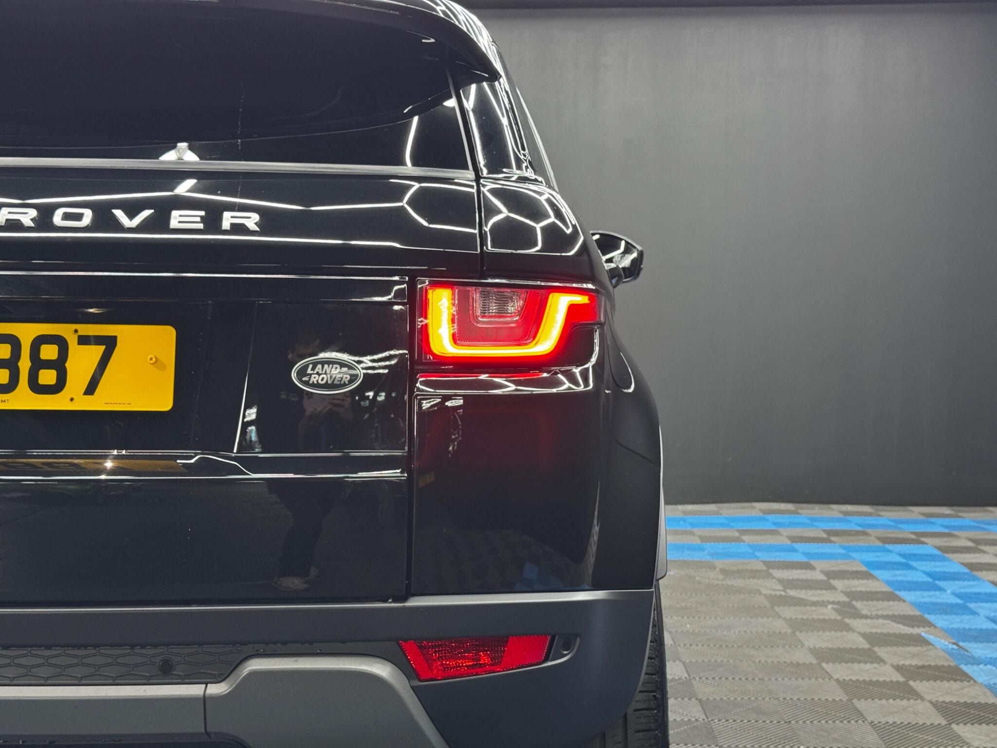 Land Rover Range Rover Evoque 2.0 TD4 SE Tech Auto 4WD Euro 6 (s/s) 5dr 5dr Automatic 2026