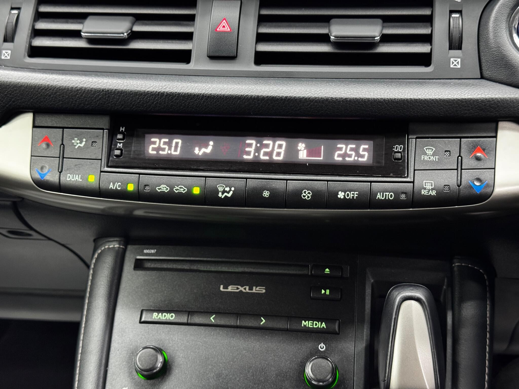 Lexus CT 1.8 200h Advance CVT Euro 6 (s/s) 5dr 5dr Automatic 2026