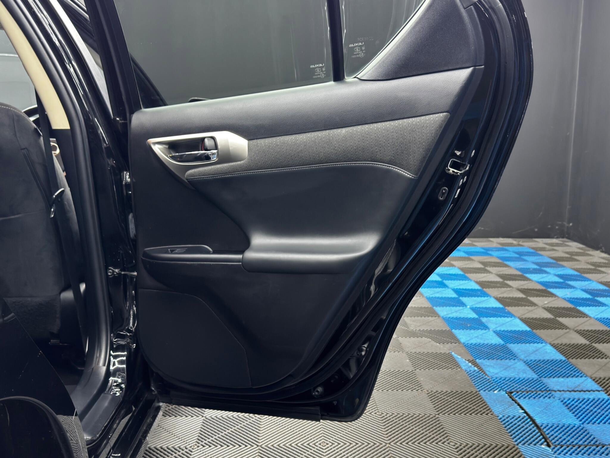 Lexus CT 1.8 200h Advance CVT Euro 6 (s/s) 5dr 5dr Automatic 2026