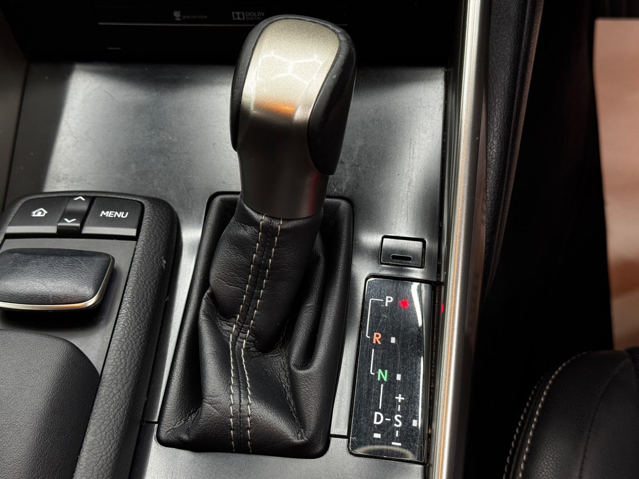 Lexus IS 2.5 300h Luxury E-CVT Euro 5 (s/s) 4dr 4dr Automatic 2026