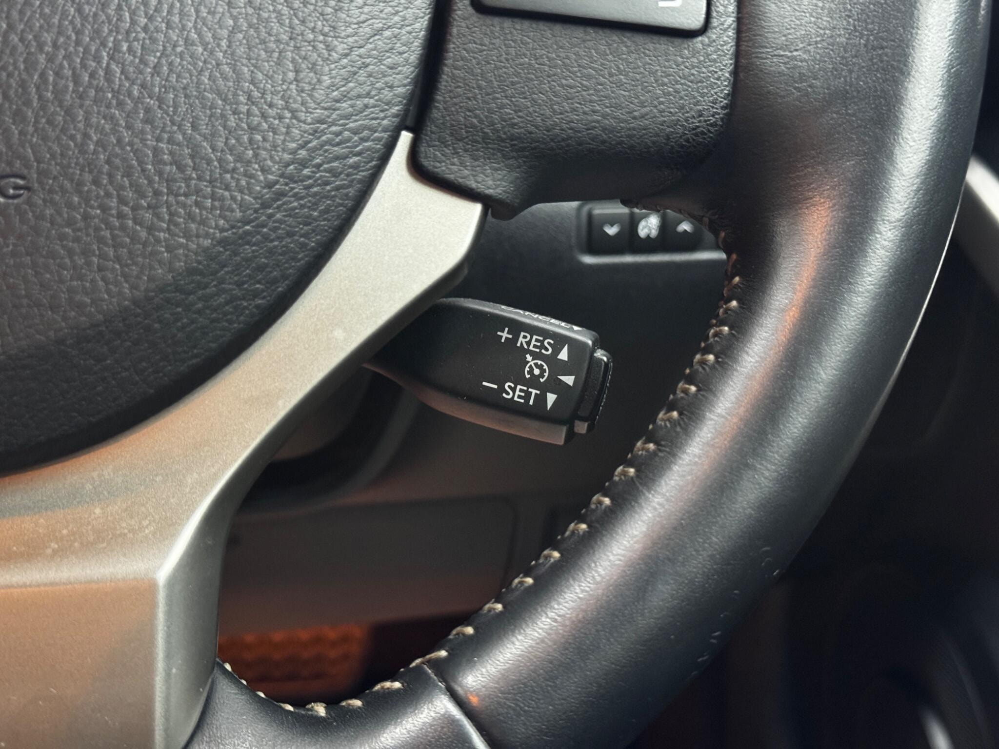 Lexus IS 2.5 300h Luxury E-CVT Euro 5 (s/s) 4dr 4dr Automatic 2026