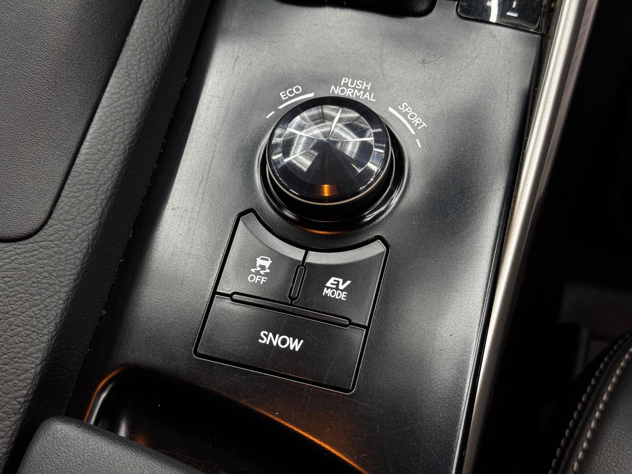 Lexus IS 2.5 300h Luxury E-CVT Euro 5 (s/s) 4dr 4dr Automatic 2026
