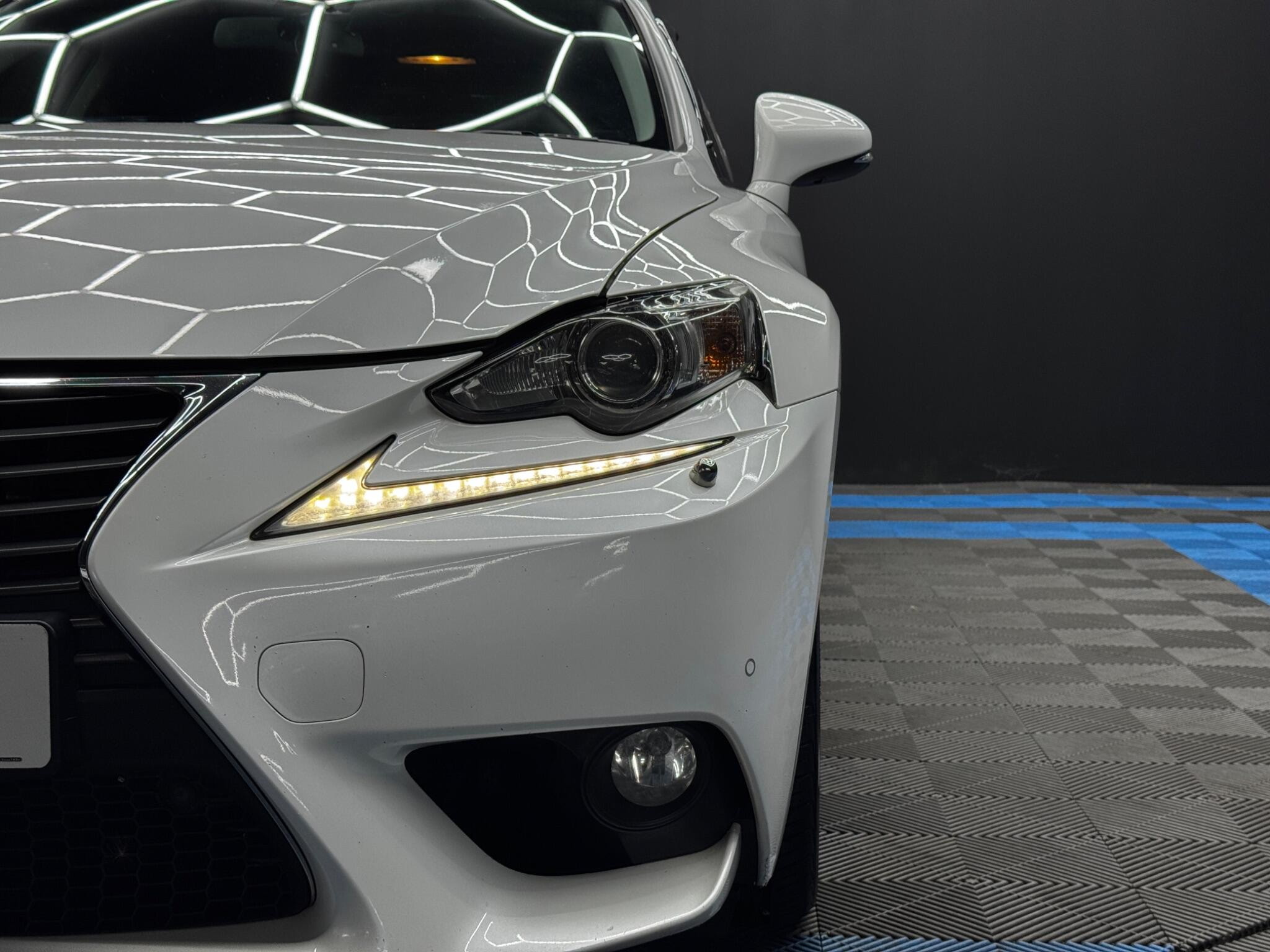 Lexus IS 2.5 300h Luxury E-CVT Euro 5 (s/s) 4dr 4dr Automatic 2026