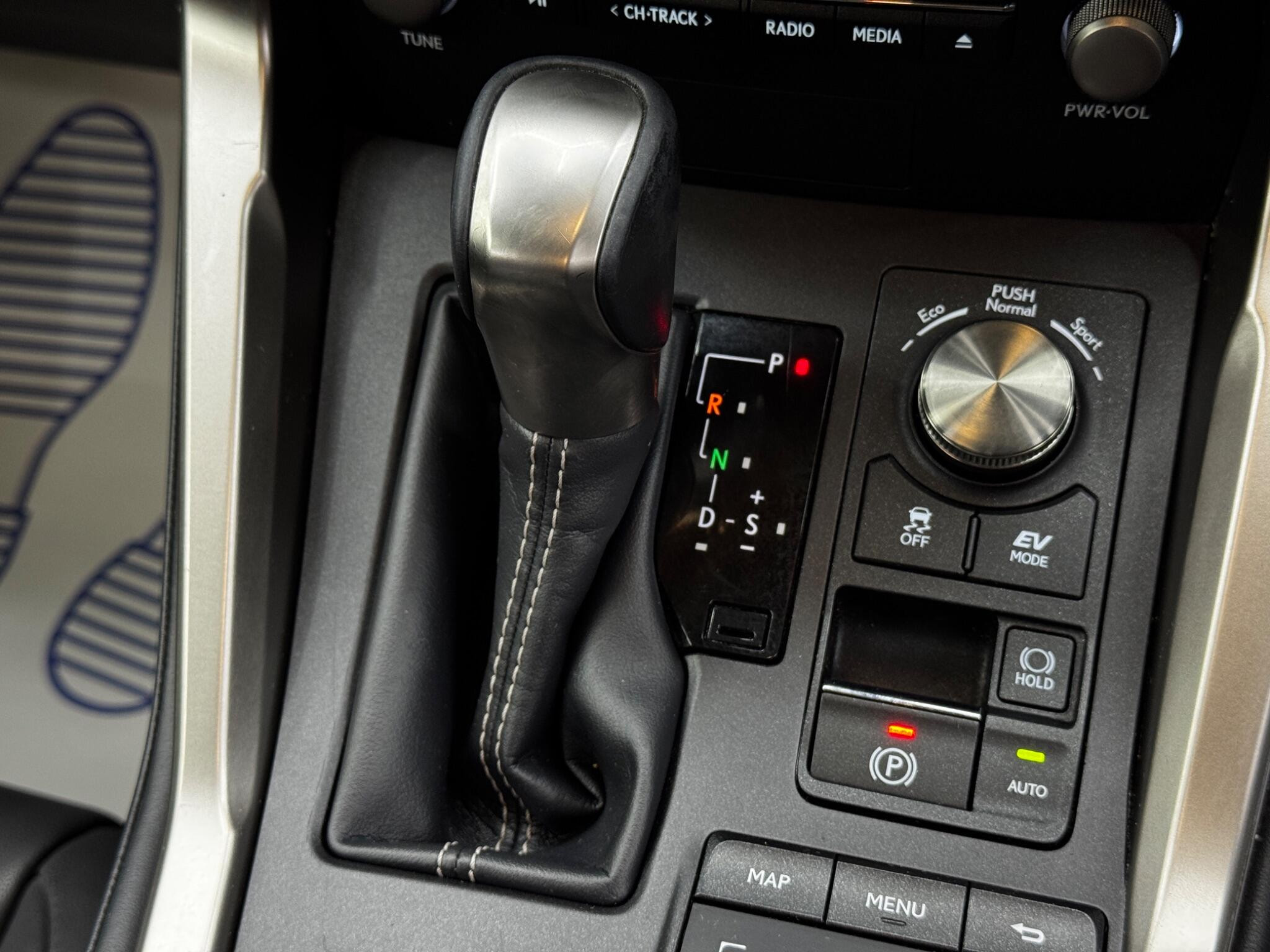 Lexus NX 2.5 300h GPF E-CVT 4WD Euro 6 (s/s) 5dr 5dr Automatic 2026
