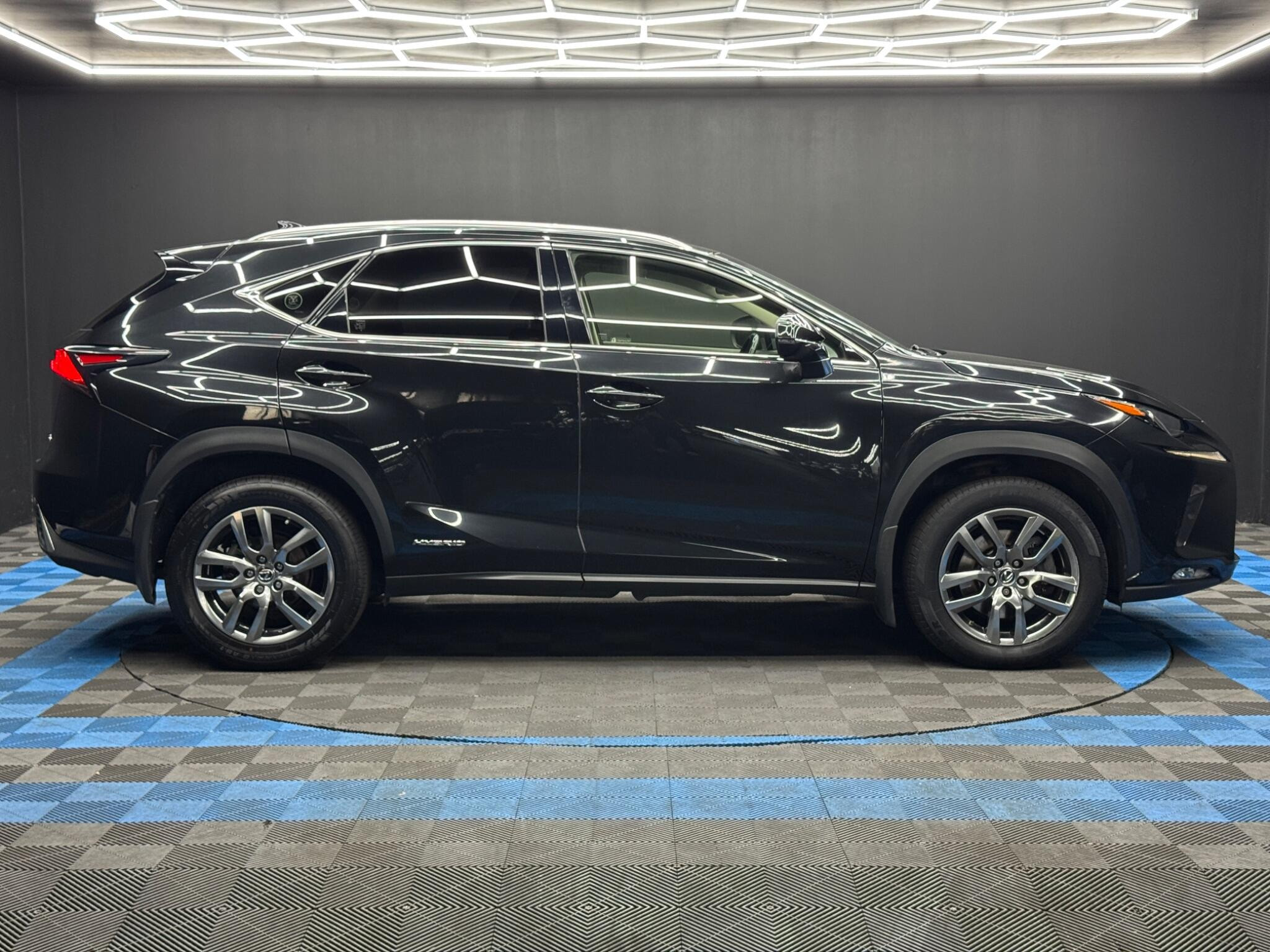 Lexus NX 2.5 300h Premium E-CVT 4WD Euro 6 (s/s) 5dr 5dr Automatic 2026