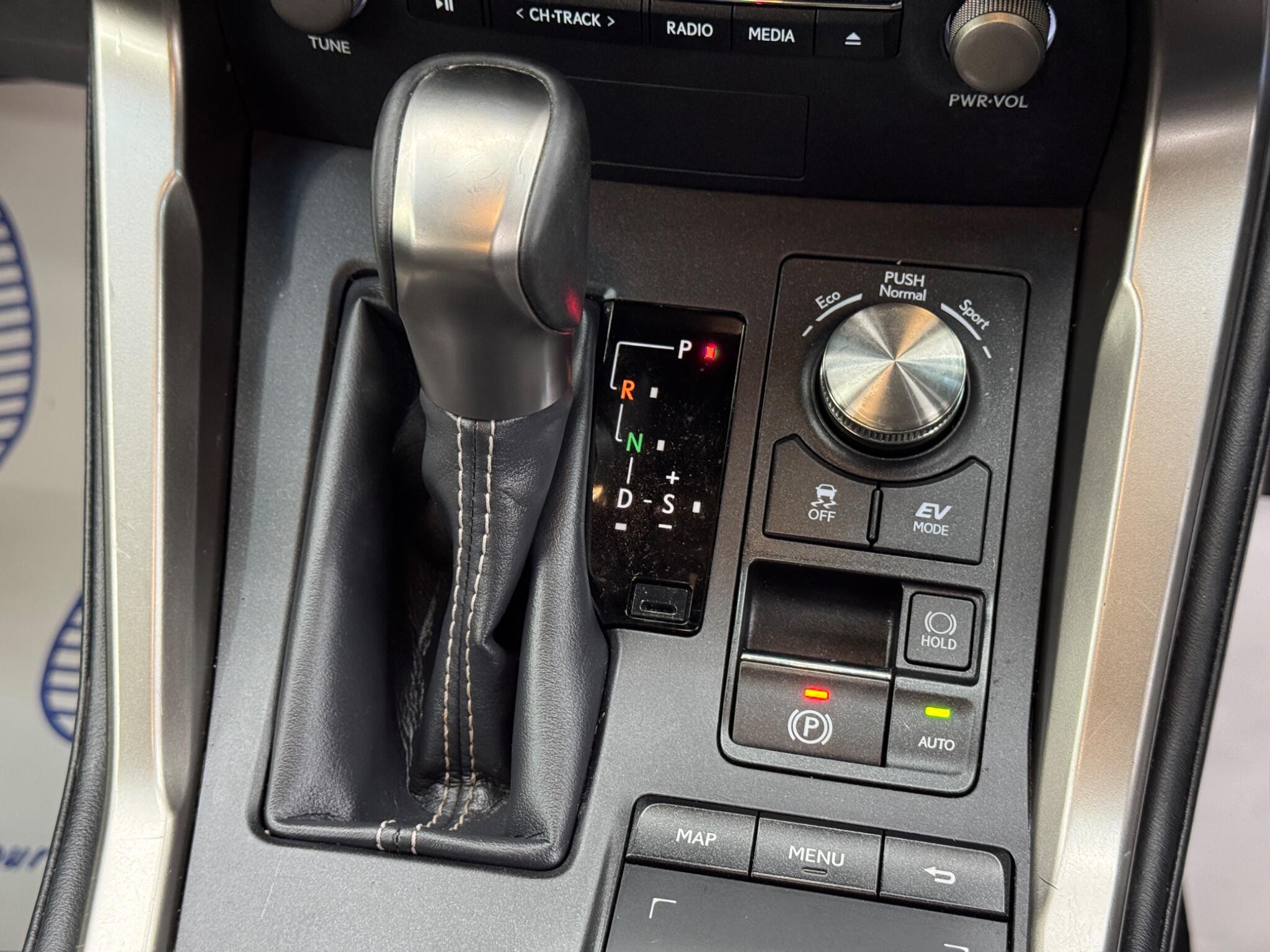 Lexus NX 2.5 300h Premium E-CVT 4WD Euro 6 (s/s) 5dr 5dr Automatic 2026