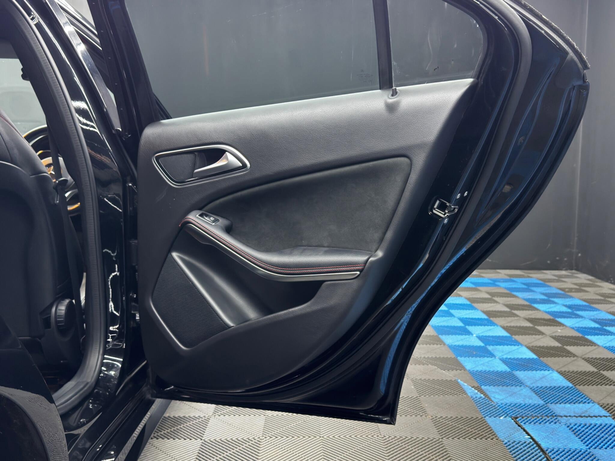 Mercedes-Benz A Class 2.1 A200d AMG Line (Premium) 7G-DCT Euro 6 (s/s) 5dr 5dr Automatic 2026