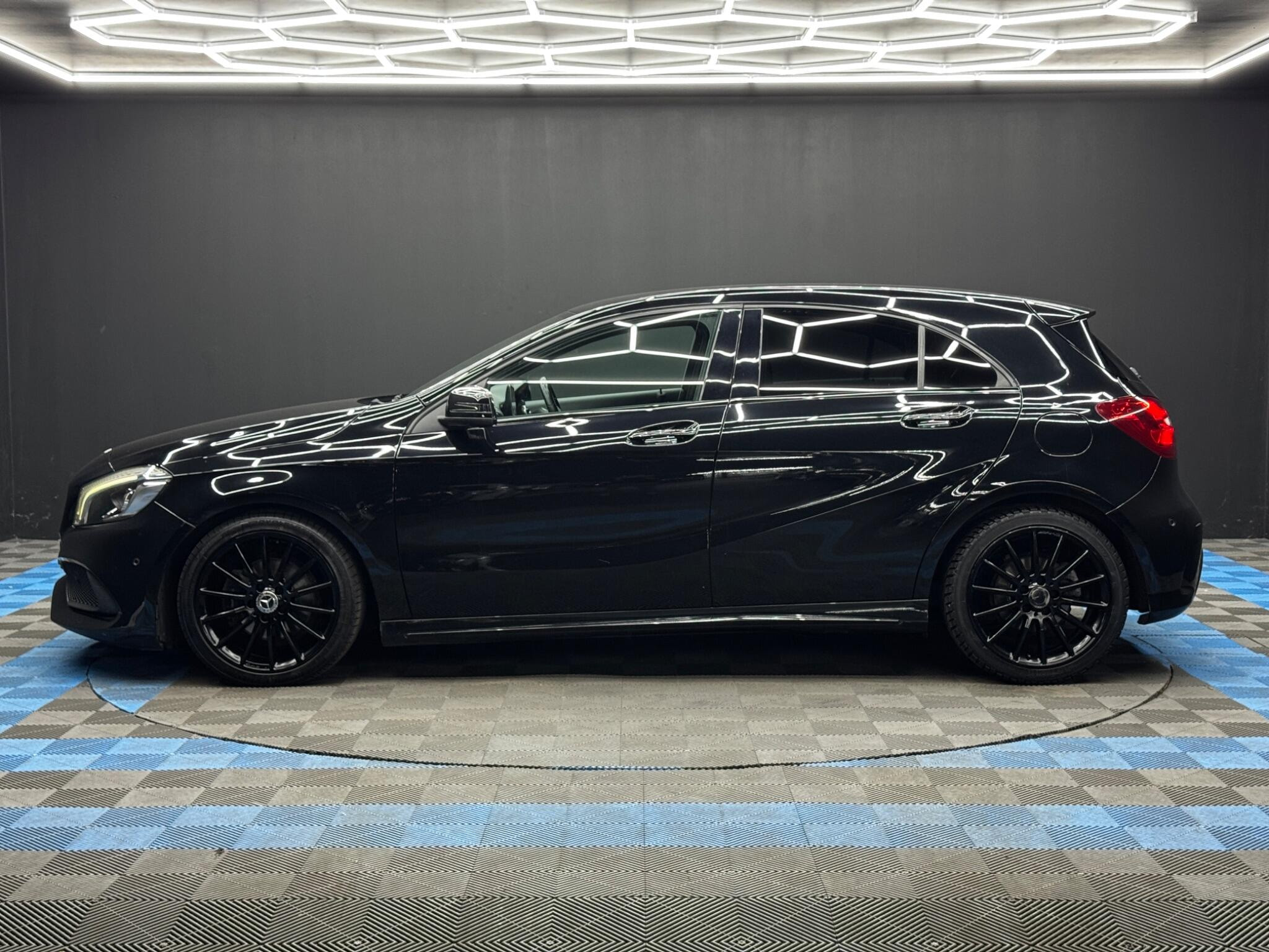 Mercedes-Benz A Class 2.1 A200d AMG Line (Premium) 7G-DCT Euro 6 (s/s) 5dr 5dr Automatic 2026