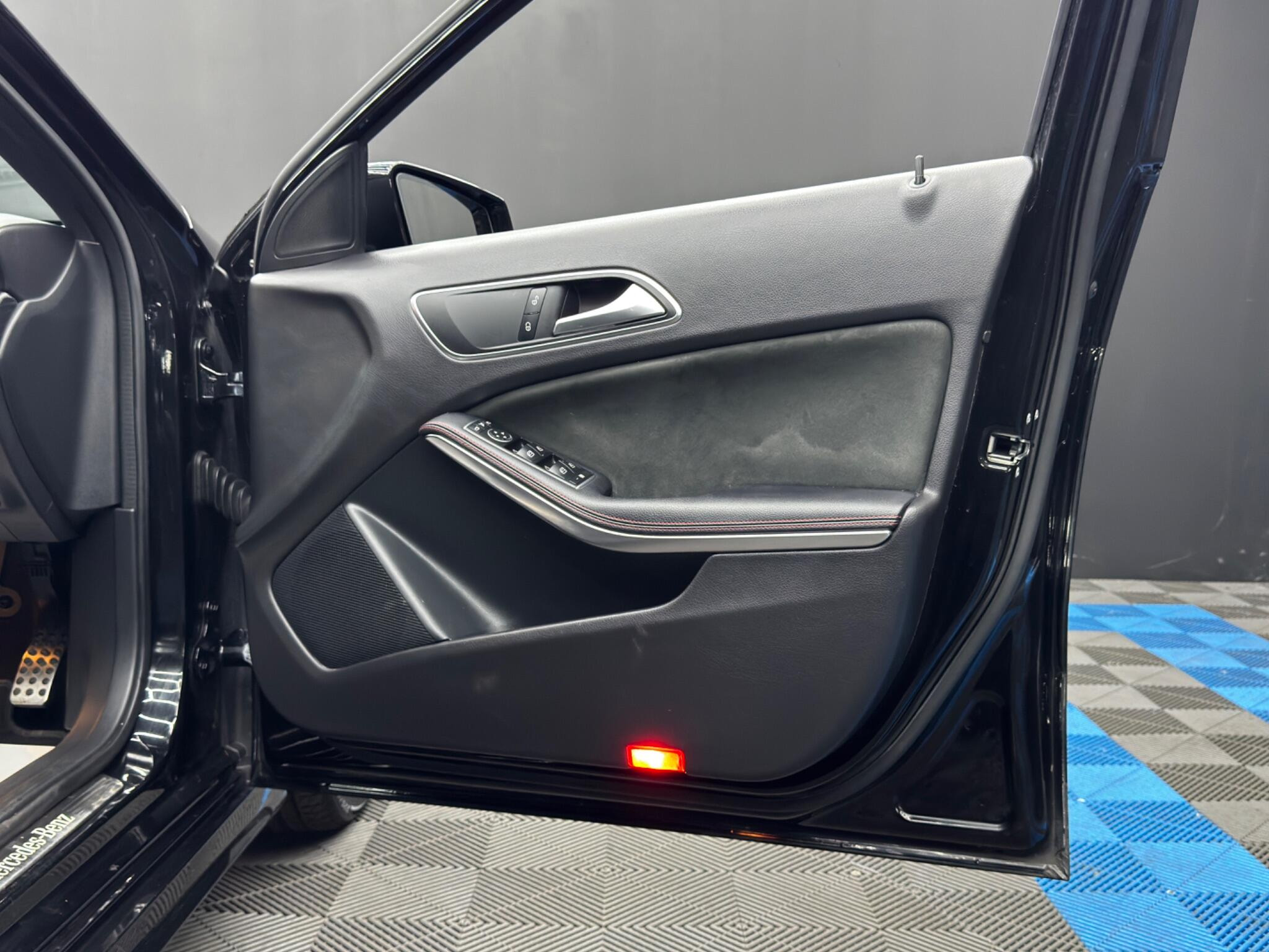 Mercedes-Benz A Class 2.1 A200d AMG Line (Premium) 7G-DCT Euro 6 (s/s) 5dr 5dr Automatic 2026