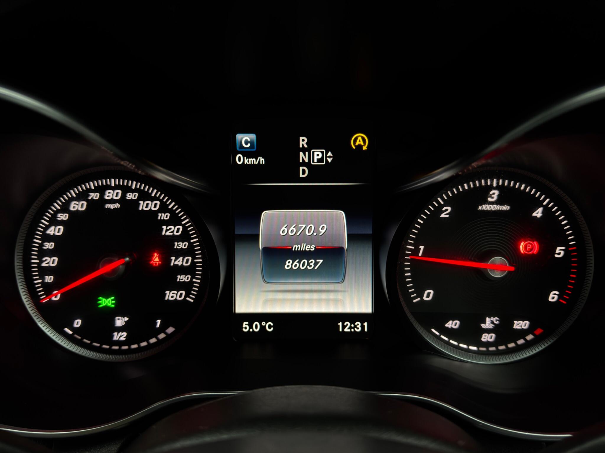 Mercedes-Benz C Class 1.6 C200d AMG Line (Premium) Saloon 4dr Diesel G-Tronic+ Euro 6 (s/s) (136 ps) 4dr Automatic 2026