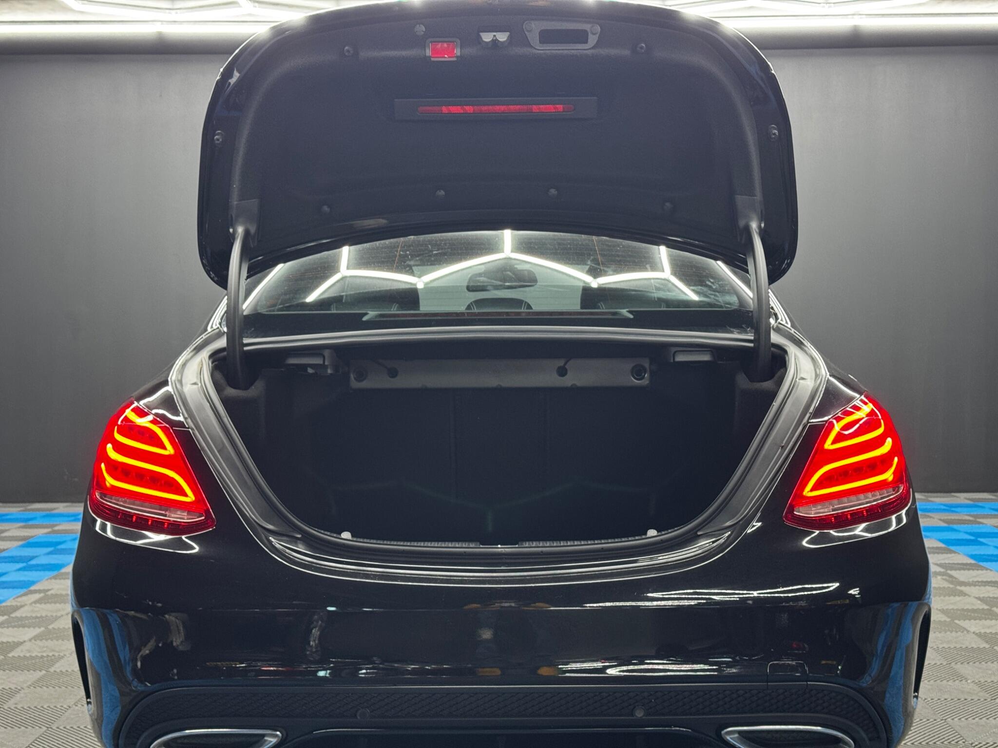 Mercedes-Benz C Class 1.6 C200d AMG Line (Premium) Saloon 4dr Diesel G-Tronic+ Euro 6 (s/s) (136 ps) 4dr Automatic 2026