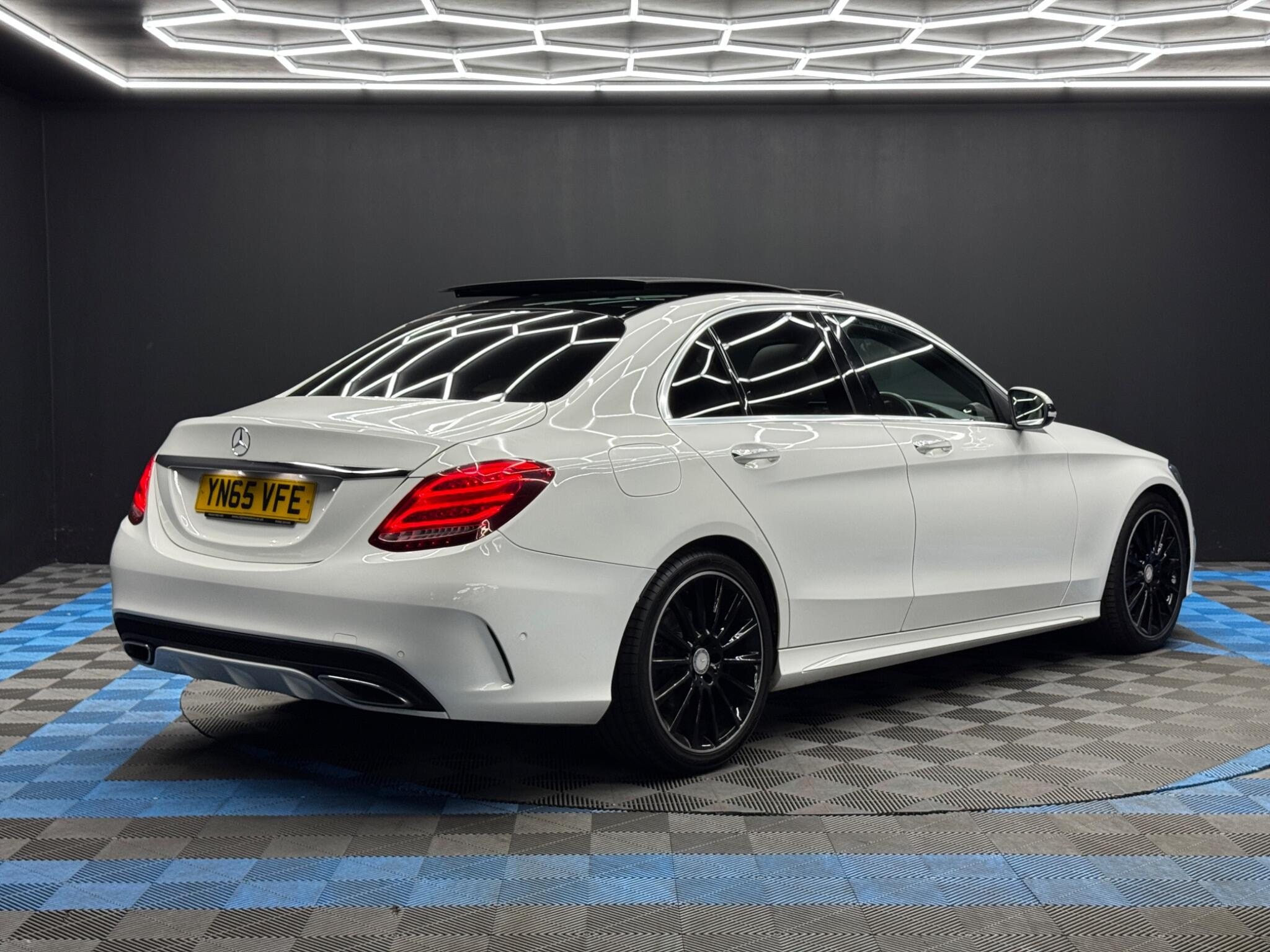 Mercedes-Benz C Class 1.6 C200d AMG Line (Premium) G-Tronic+ Euro 6 (s/s) 4dr 4dr Automatic 2026