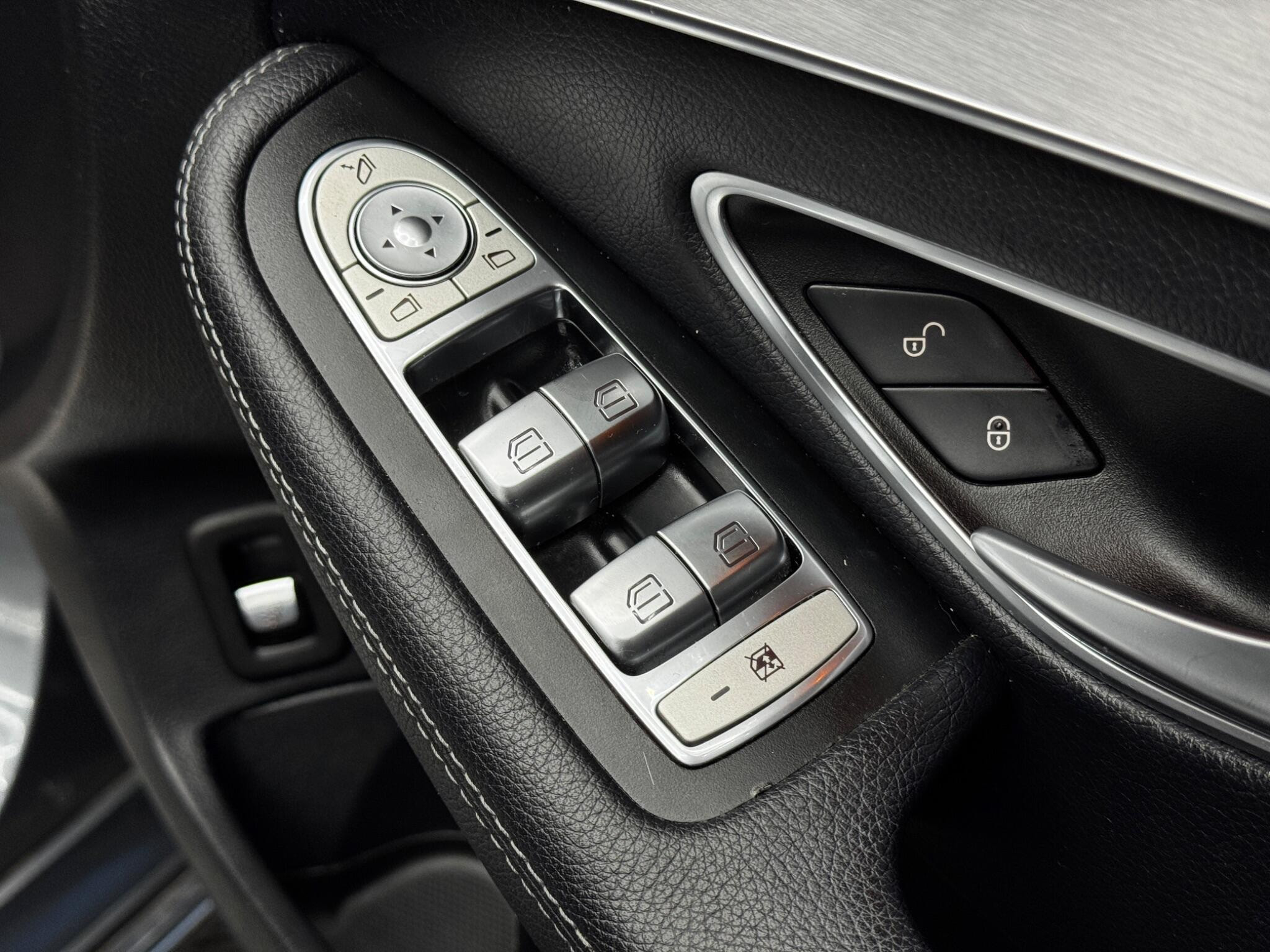 Mercedes-Benz C Class 2.0 C220d Sport (Premium) Saloon 4dr Diesel G-Tronic+ Euro 6 (s/s) (194 ps) 4dr Automatic 2026