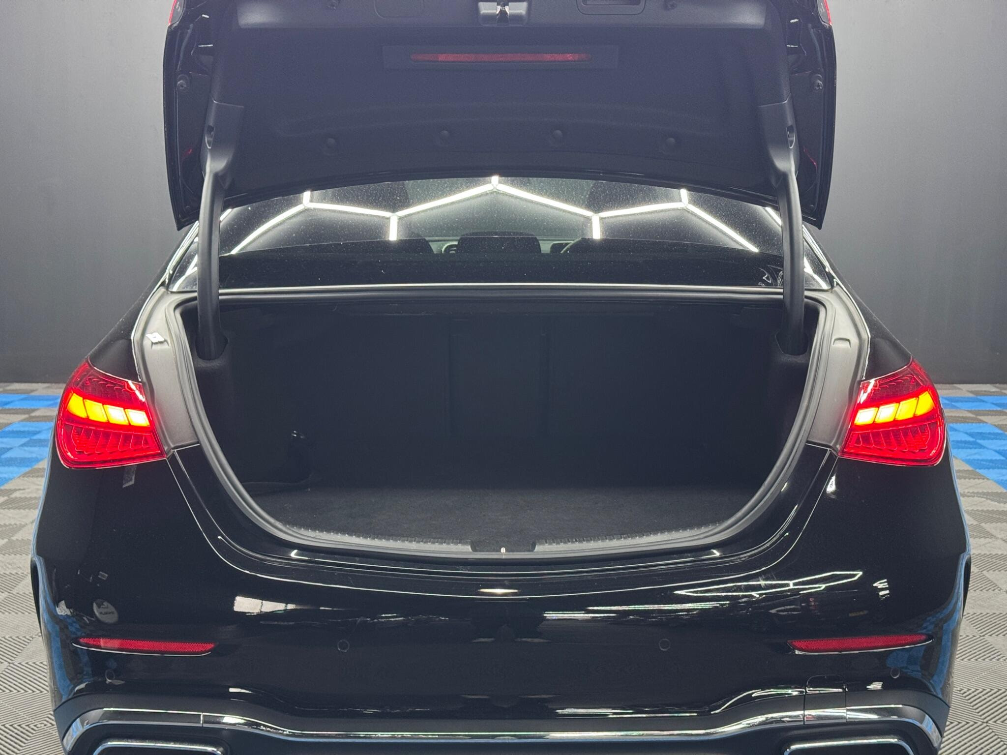 Mercedes-Benz C Class 2.0 C300e 25.4kWh AMG Line G-Tronic+ Euro 6 (s/s) 4dr 4dr Automatic 2026