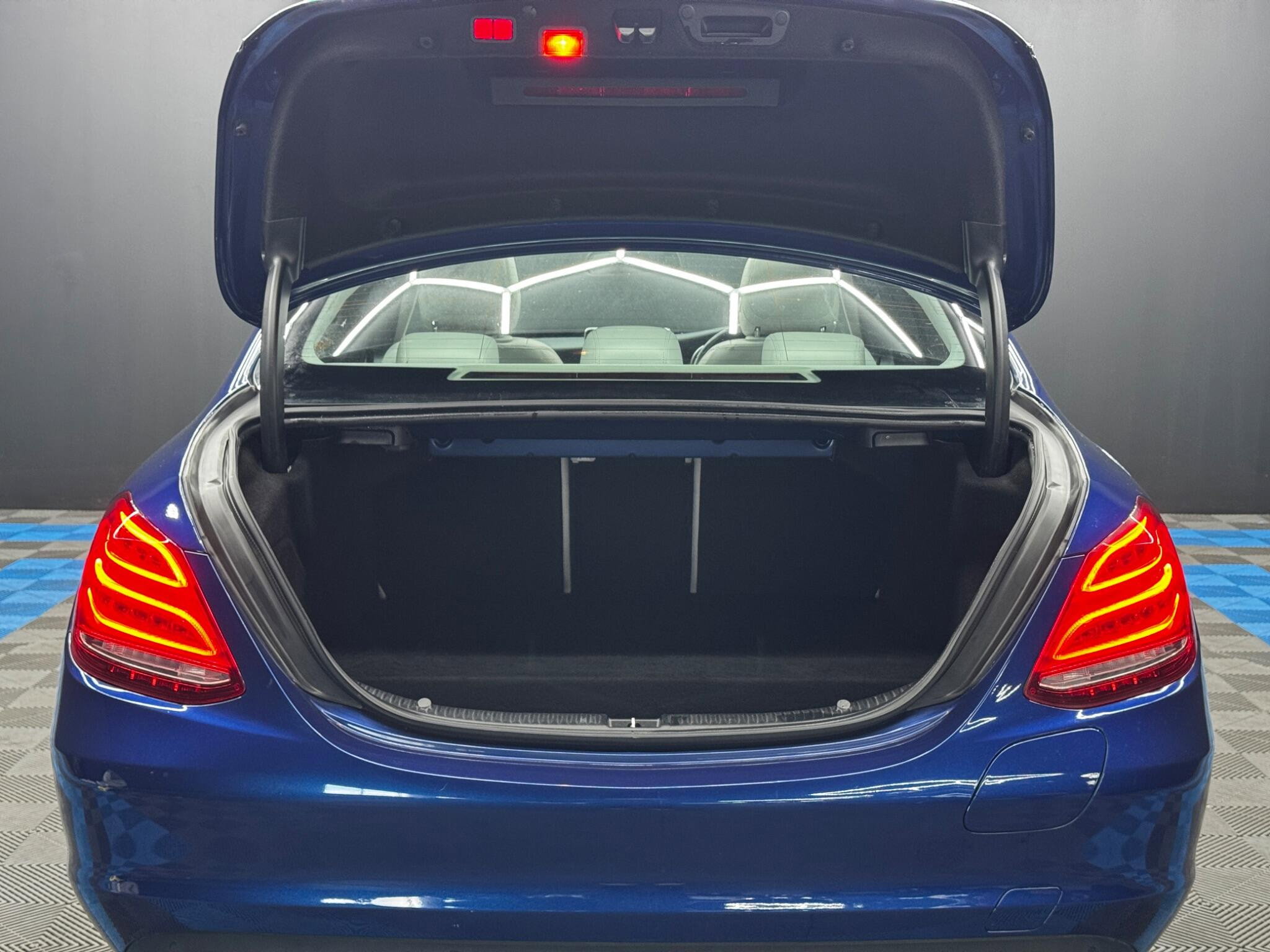 Mercedes-Benz C Class 2.0 C350e 6.4kWh Sport (Premium Plus) G-Tronic+ Euro 6 (s/s) 4dr 4dr Automatic 2026
