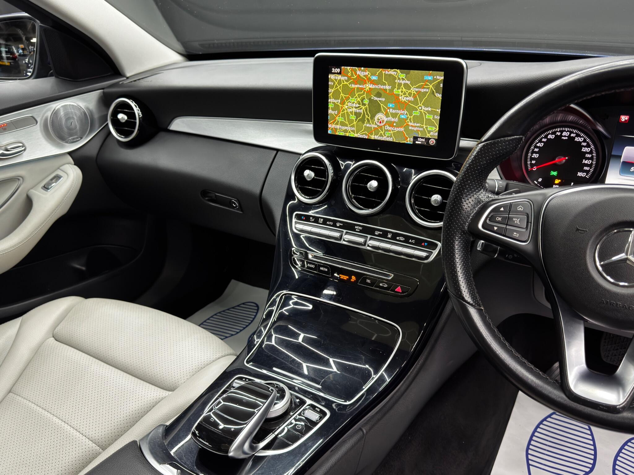 Mercedes-Benz C Class 2.0 C350e 6.4kWh Sport (Premium Plus) G-Tronic+ Euro 6 (s/s) 4dr 4dr Automatic 2026