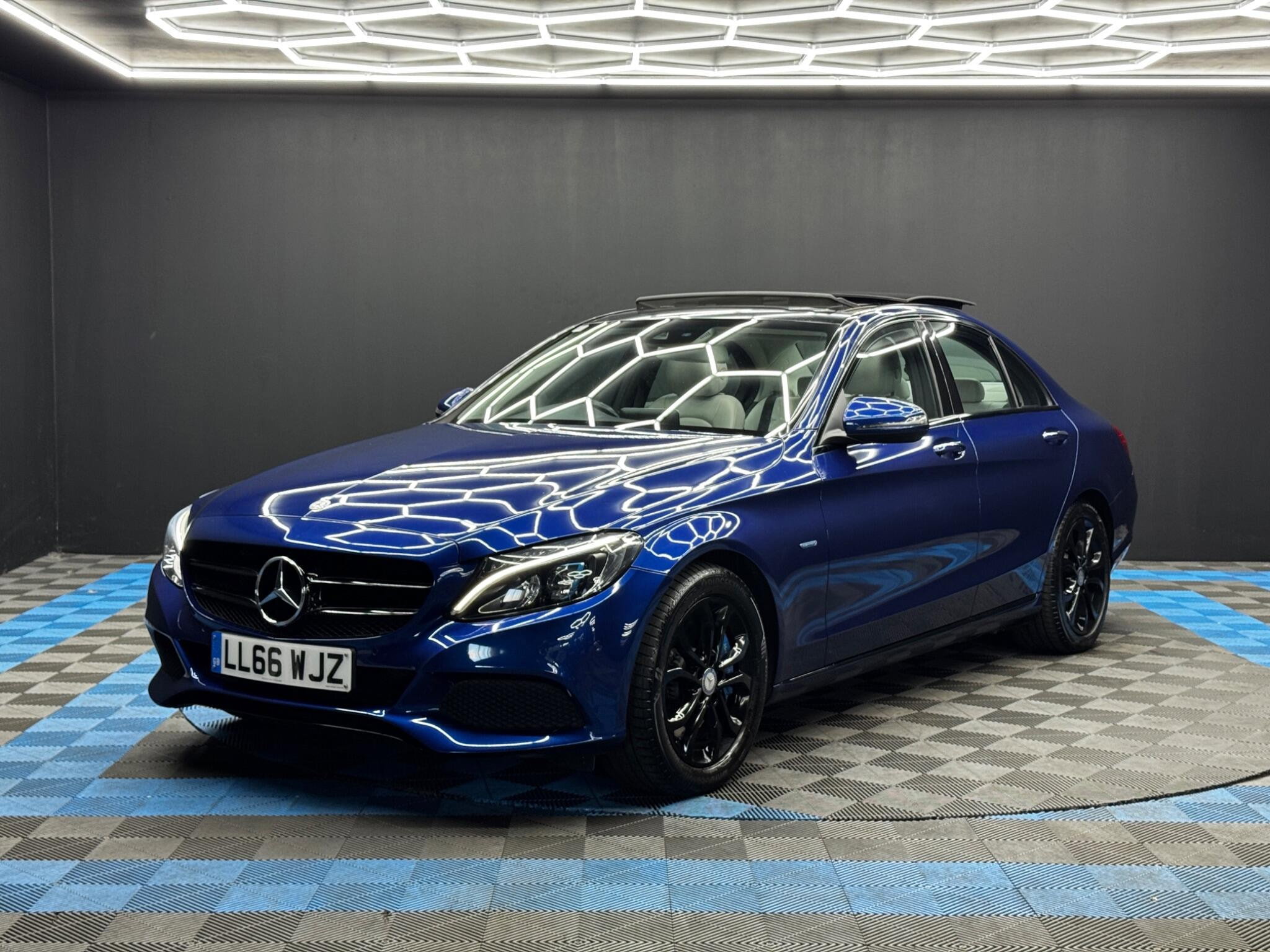 Mercedes-Benz C Class 2.0 C350e 6.4kWh Sport (Premium Plus) G-Tronic+ Euro 6 (s/s) 4dr 4dr Automatic 2026