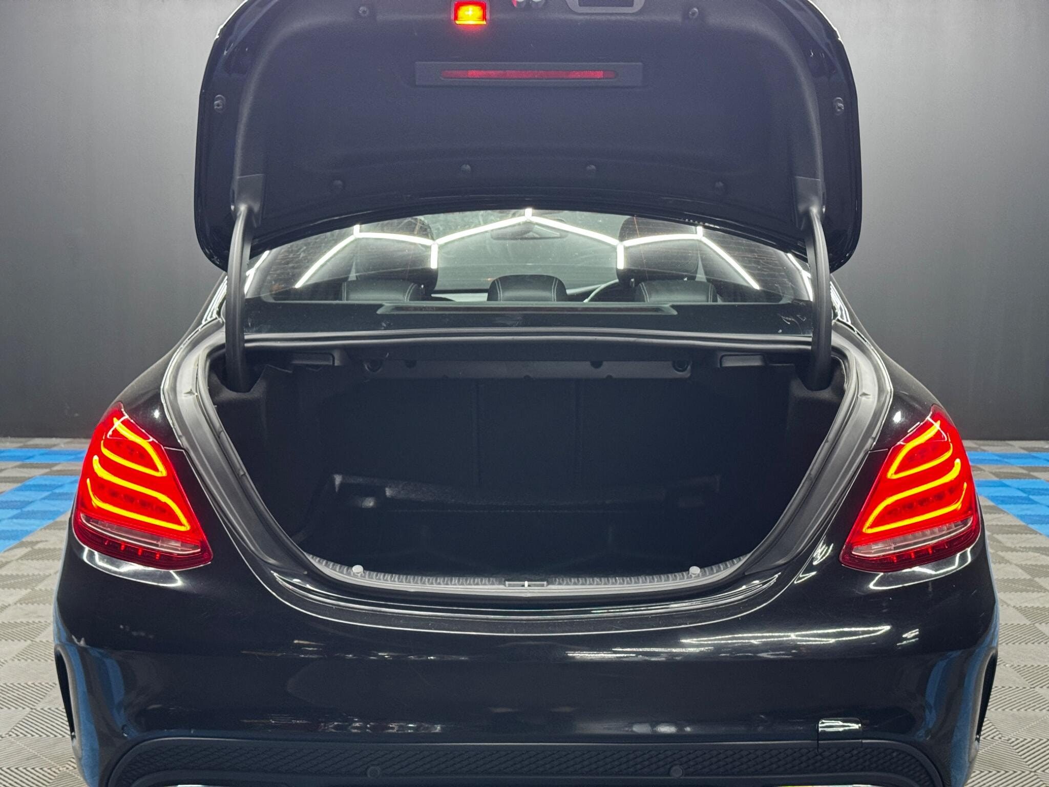 Mercedes-Benz C Class 2.1 C220d AMG Line (Premium) Saloon 4dr Diesel 7G-Tronic+ Euro 6 (s/s) (170 ps) 4dr Automatic 2026