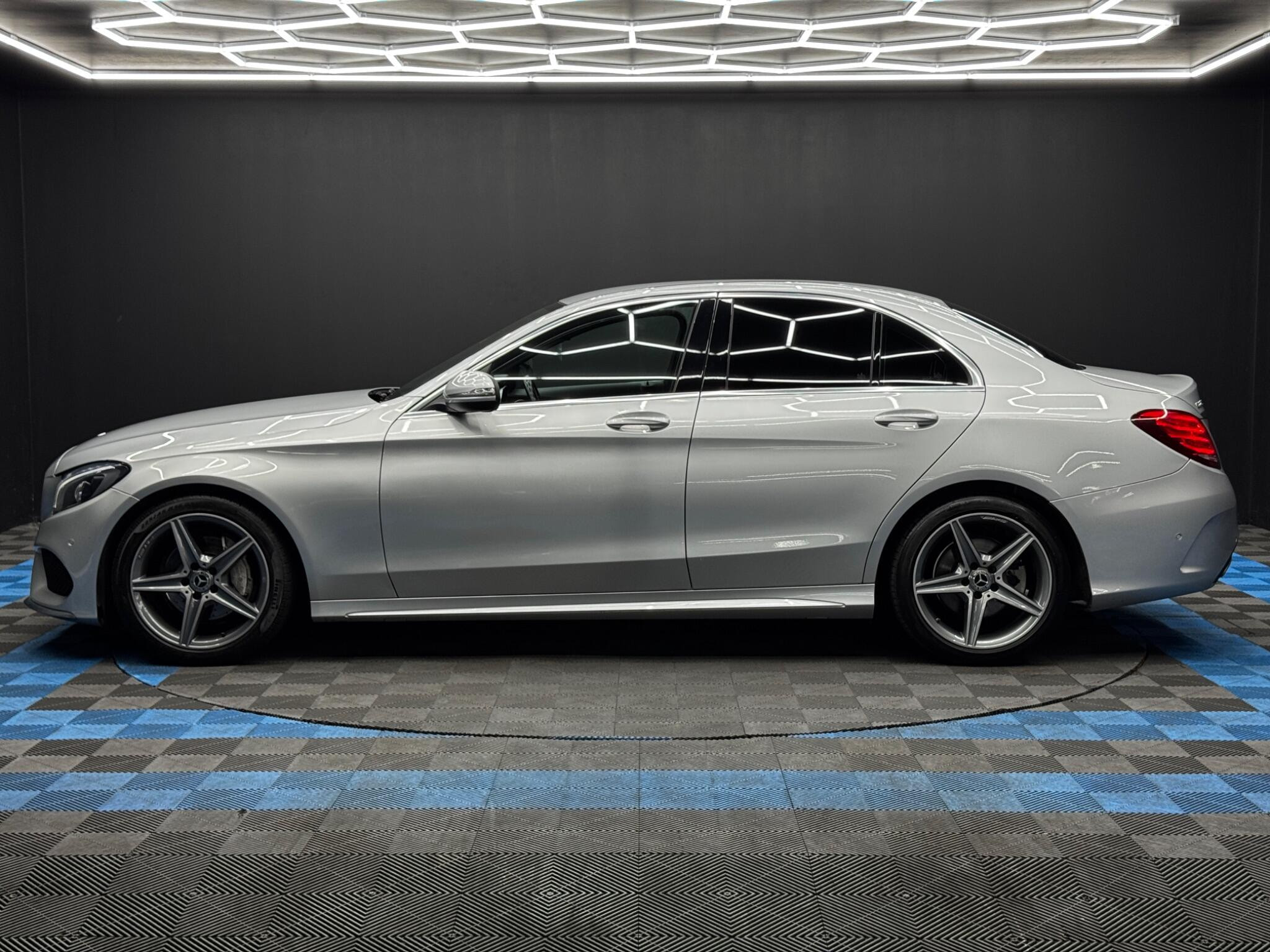 Mercedes-Benz C Class 2.1 C220d AMG Line (Premium) Saloon 4dr Diesel G-Tronic+ Euro 6 (s/s) (170 ps) 4dr Automatic 2026