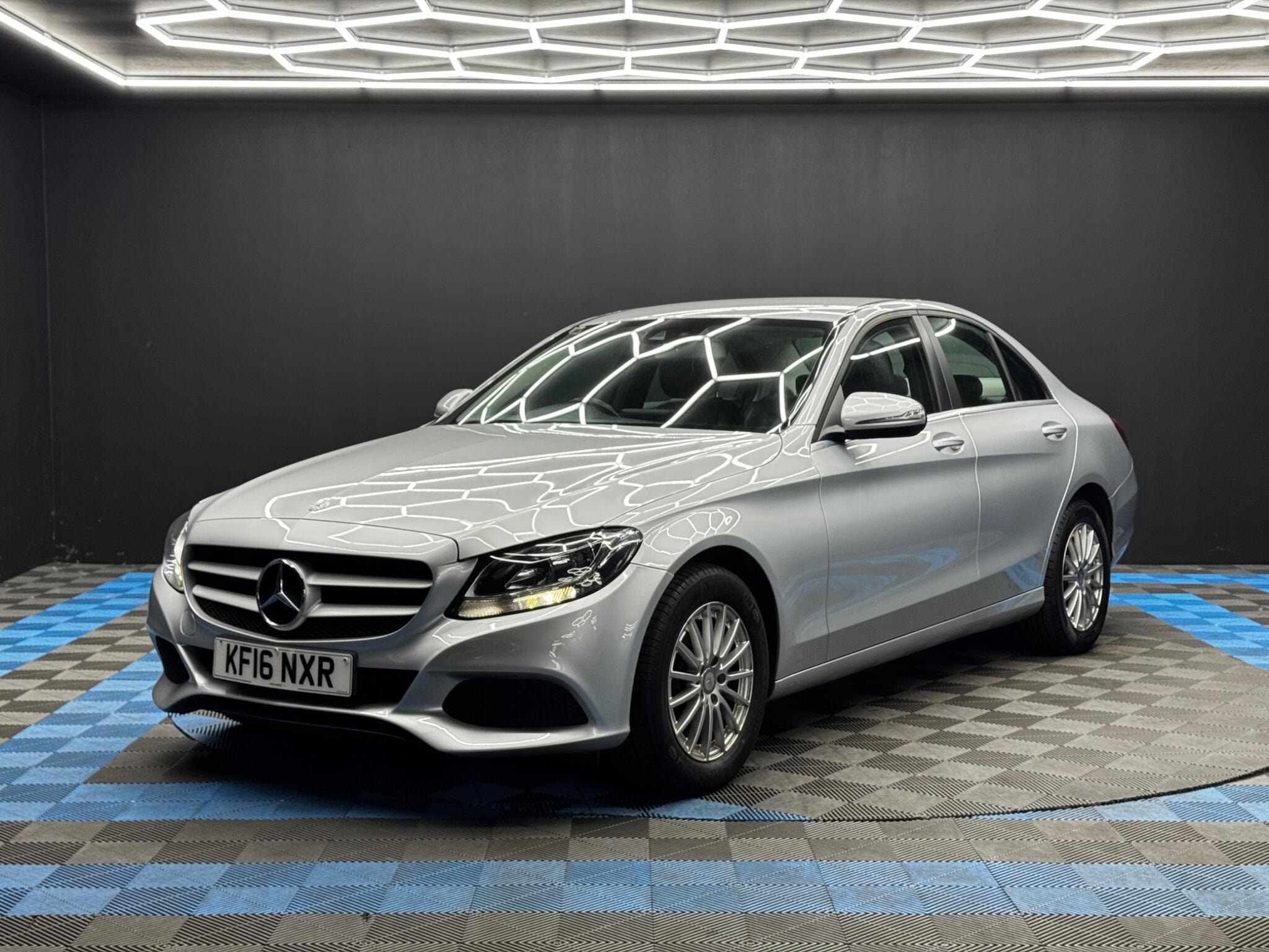 Mercedes-Benz C Class 2.1 C220d SE Euro 6 (s/s) 4dr 4dr Manual 2026