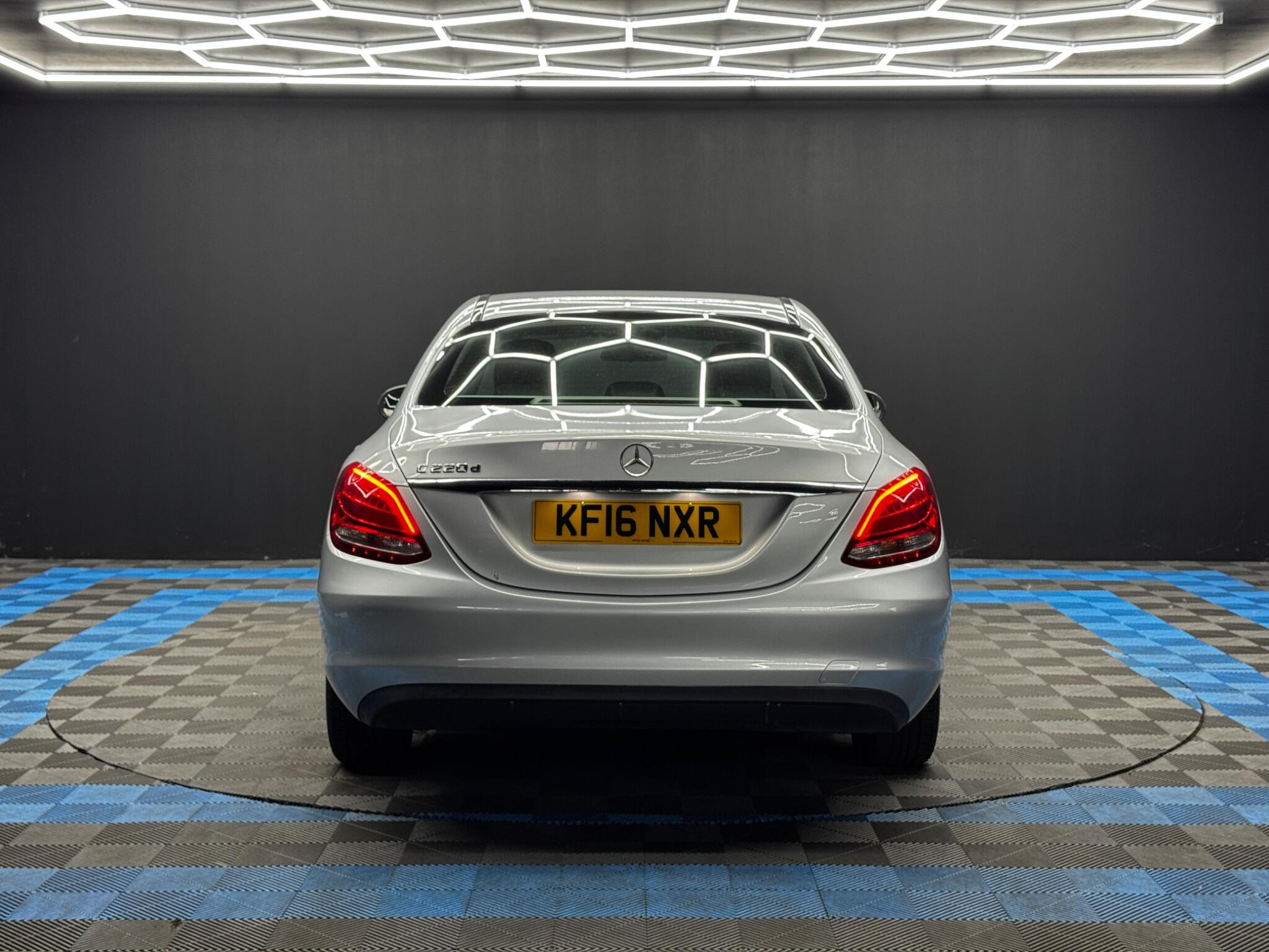 Mercedes-Benz C Class 2.1 C220d SE Euro 6 (s/s) 4dr 4dr Manual 2026